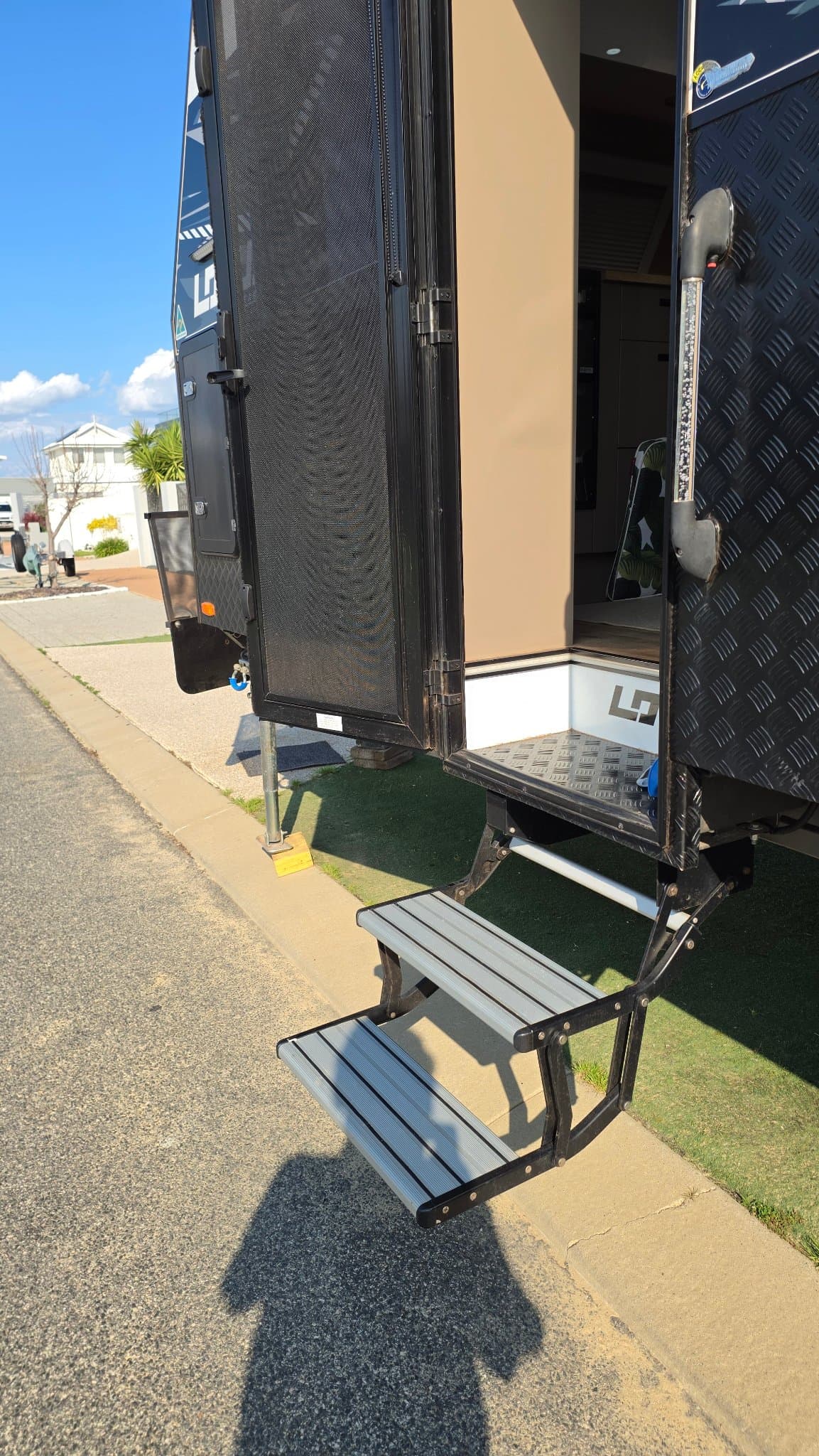 2022 Lotus Caravans Hollywood 24' — photo 2