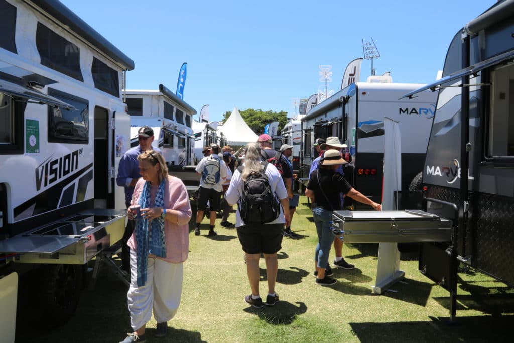 Before You Pay a Caravan Deposit: Build Slots, Lead Times and Price Clauses