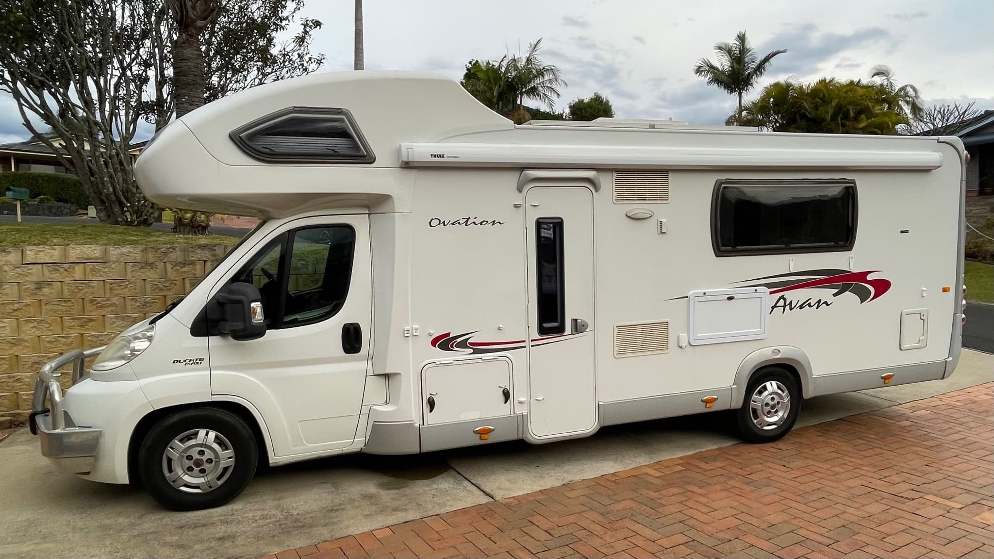 2014 Avan Ovation M7