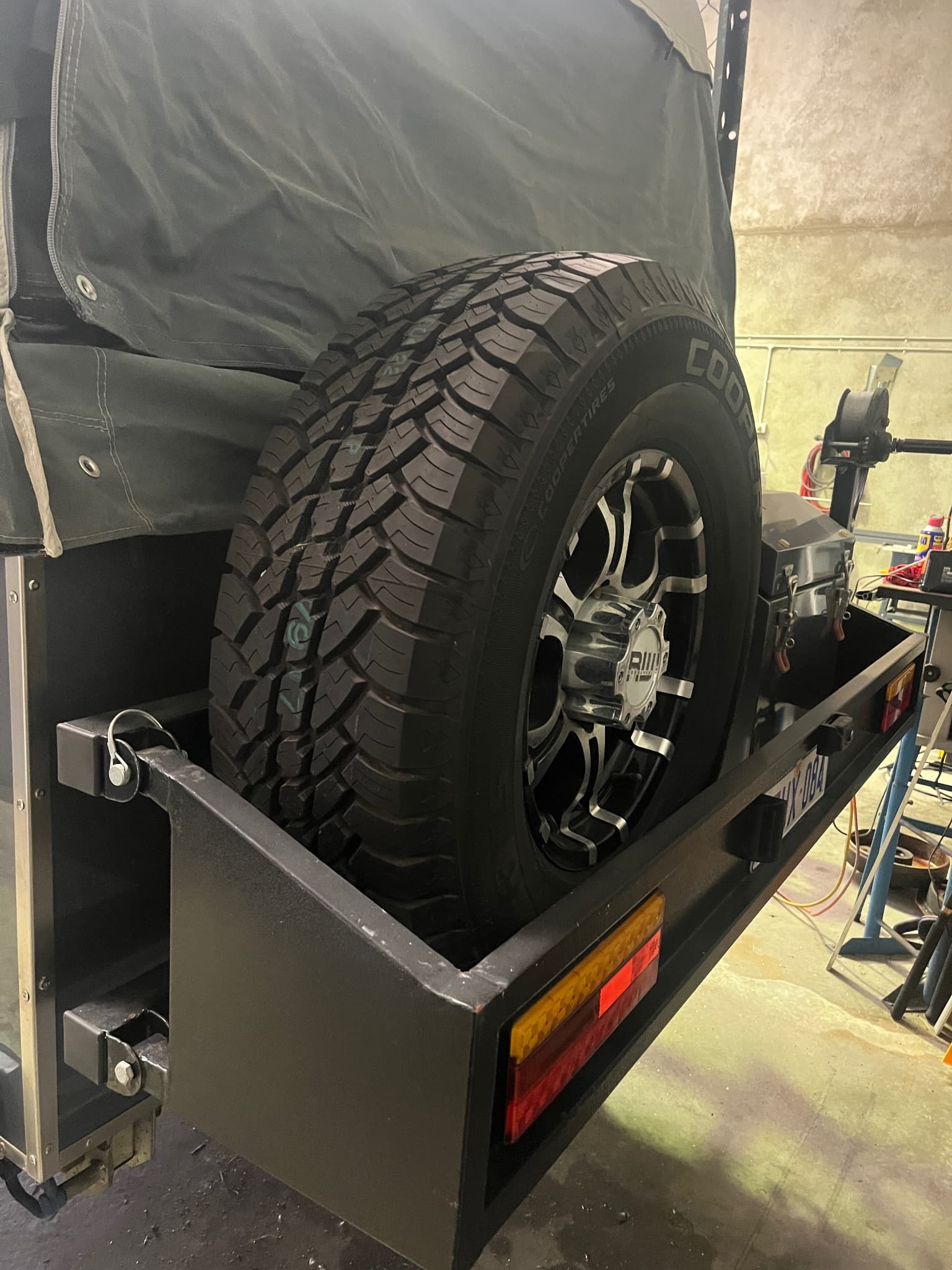 2018 Aztec Campers AZCT-01 Forward Folding Camper — photo 2