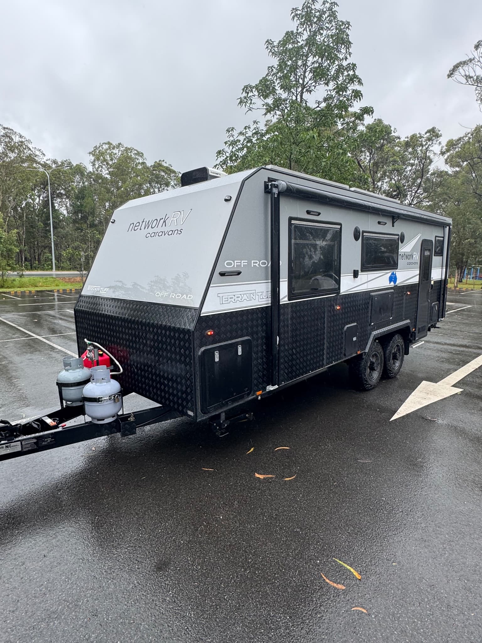 2022 Network RV Caravans Couple 22FT Rear Door