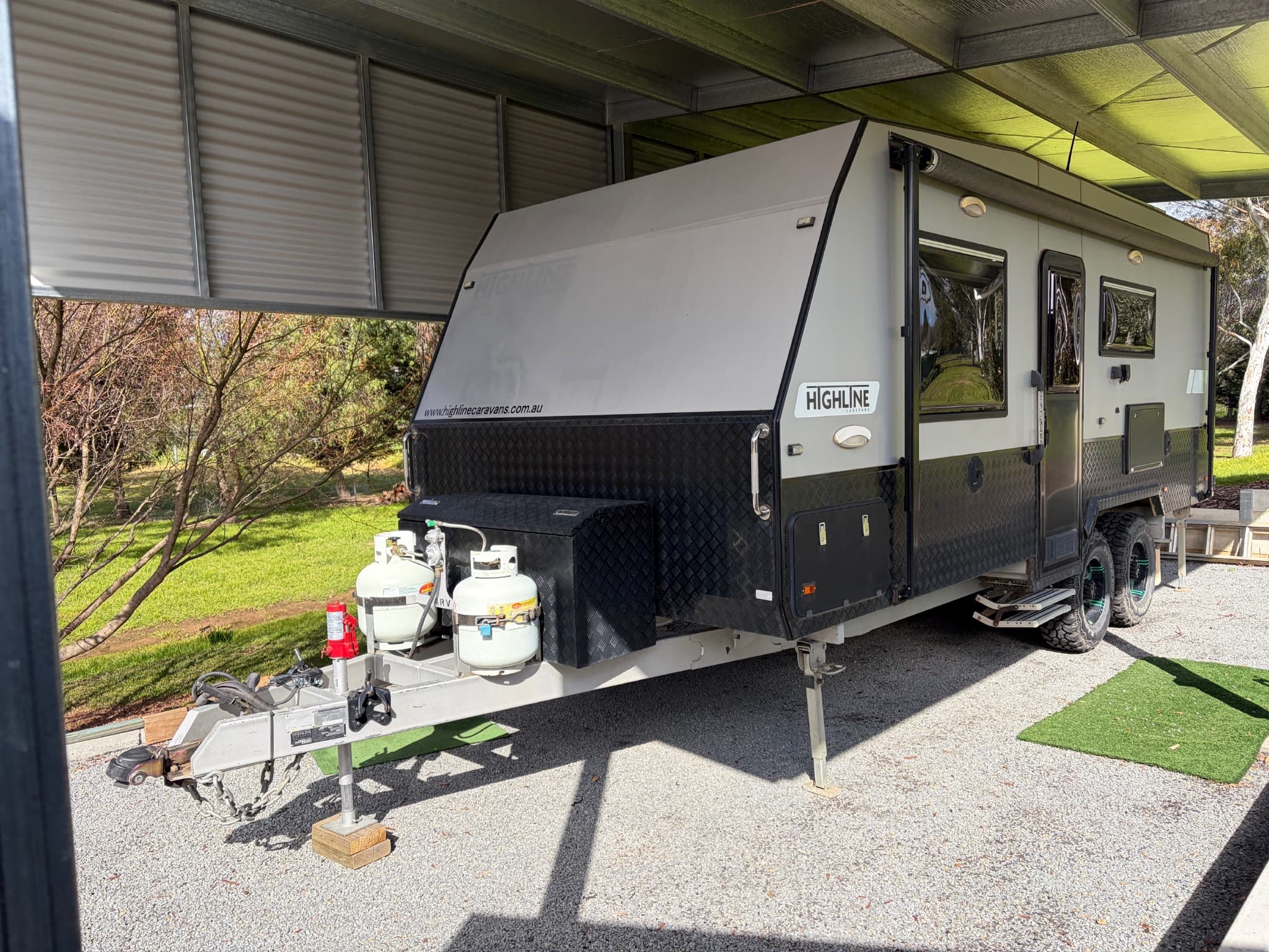 2017 Highline Caravans Matrix off road — photo 2