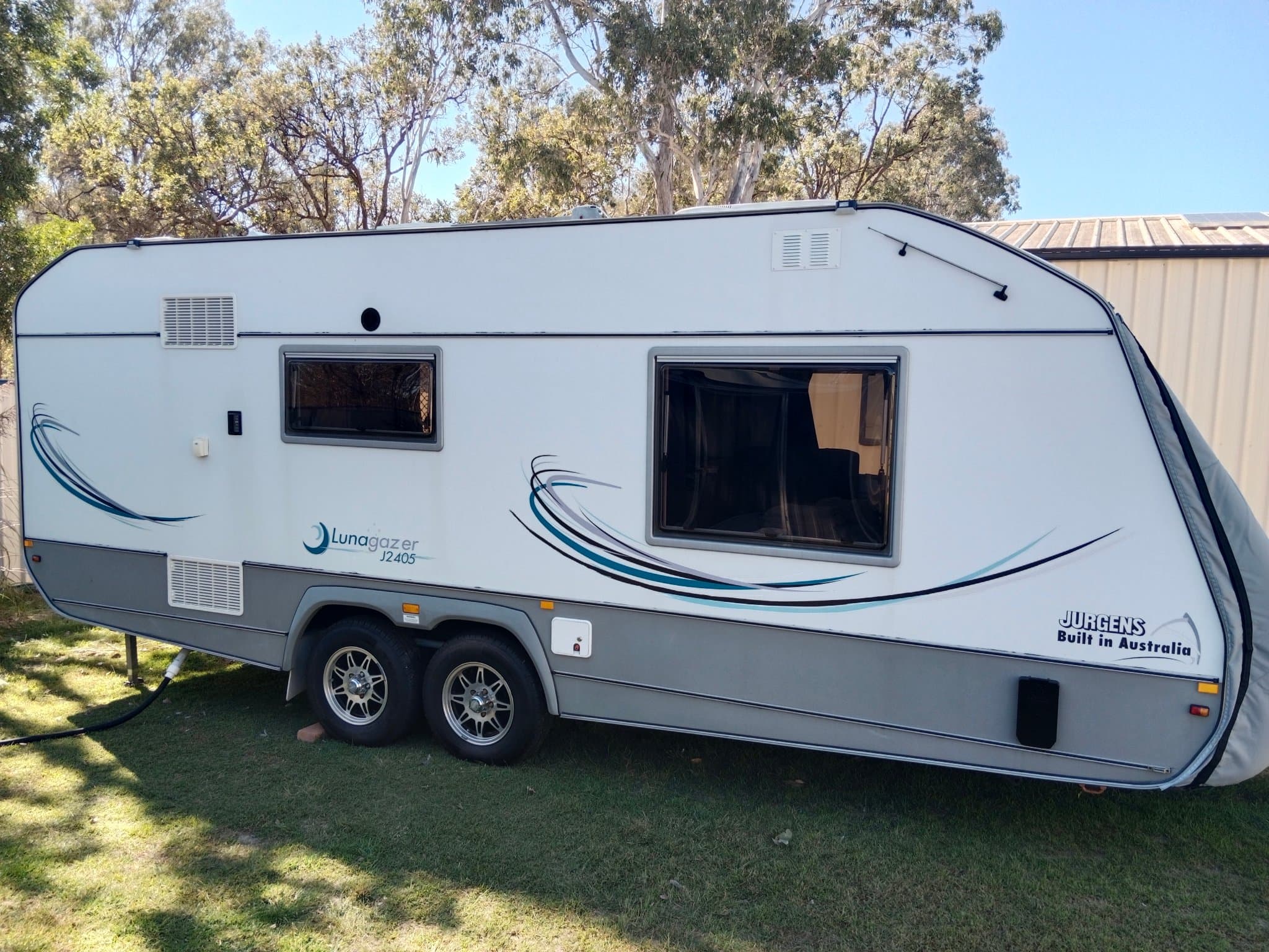 2014 Jurgens J2405