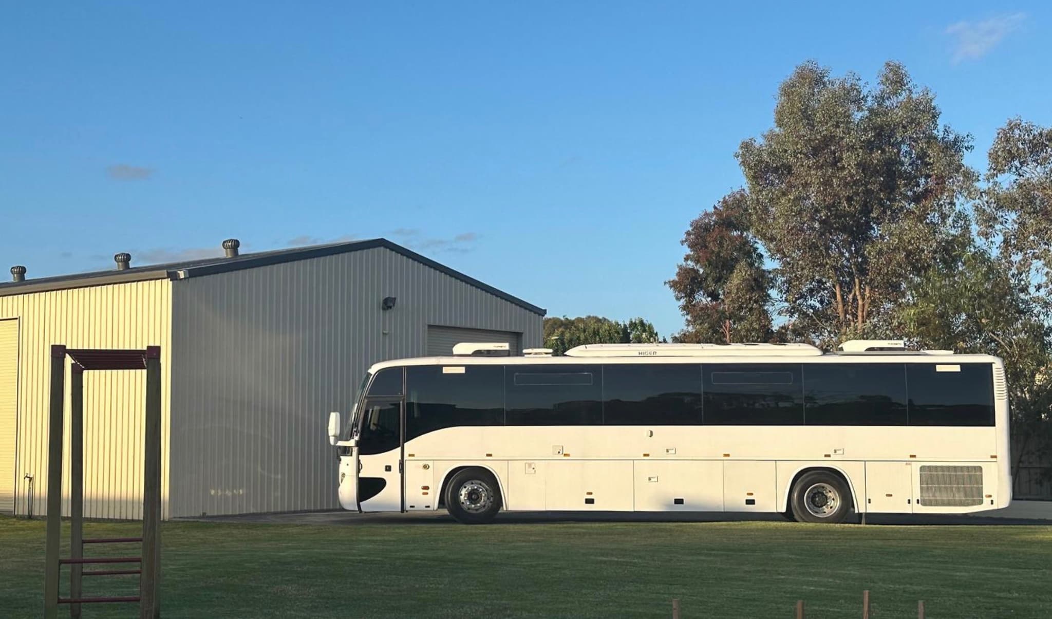 2011 Higer T-Series 12.3m (40ft) Road Boss Coach