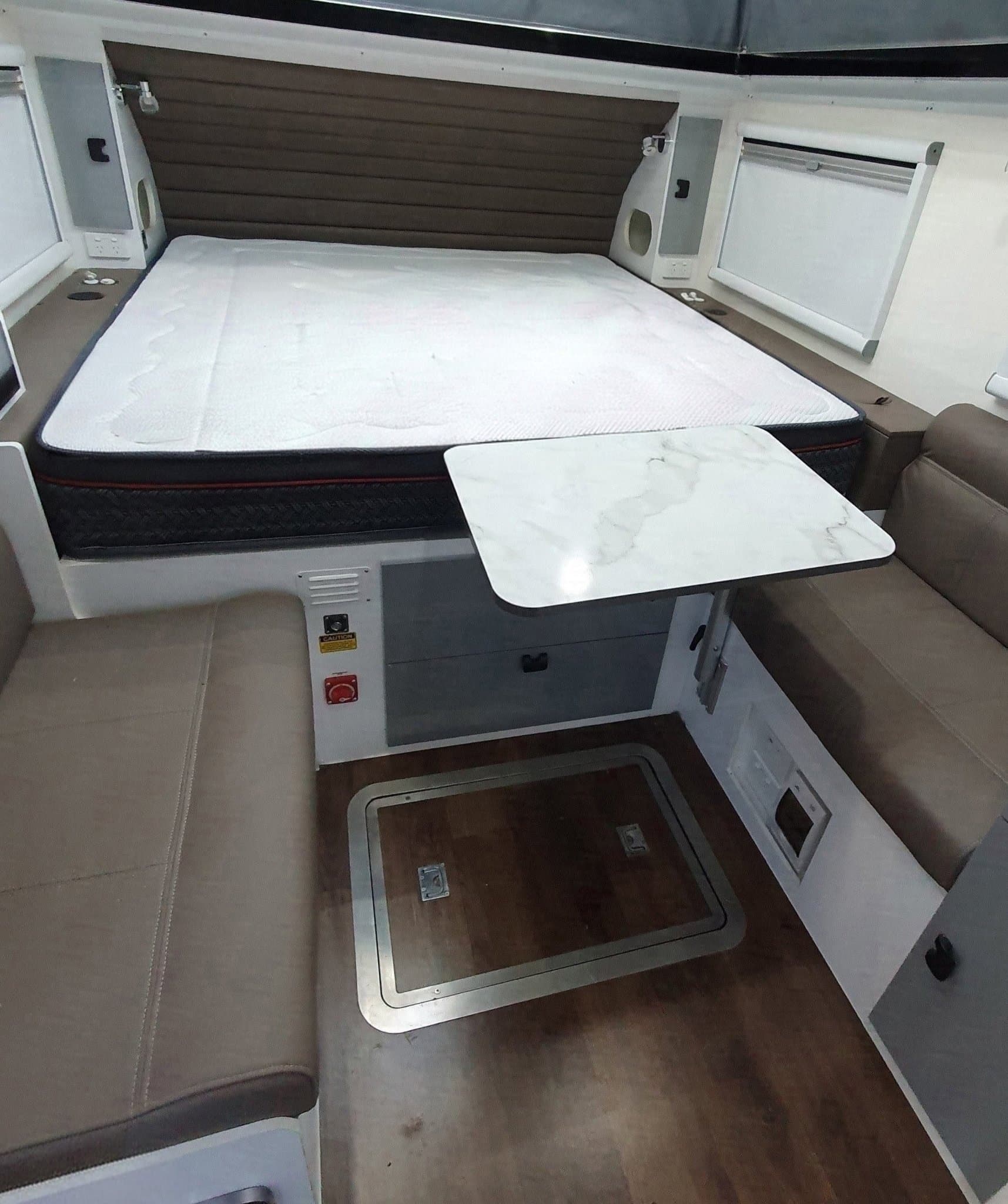 2024 EzyTrail Campers VZ4200 — photo 2