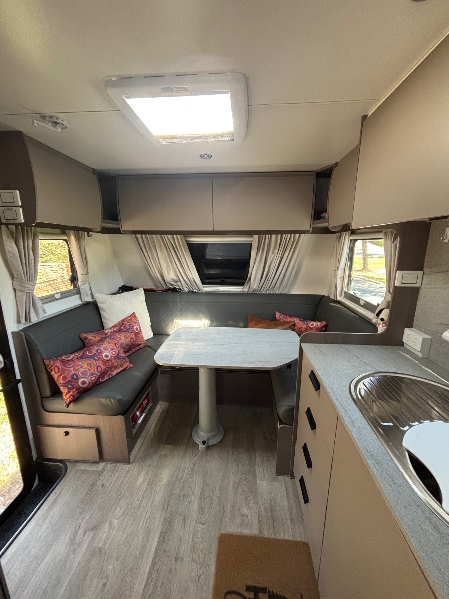 2023 Jayco Journey 21.66.3 — photo 2