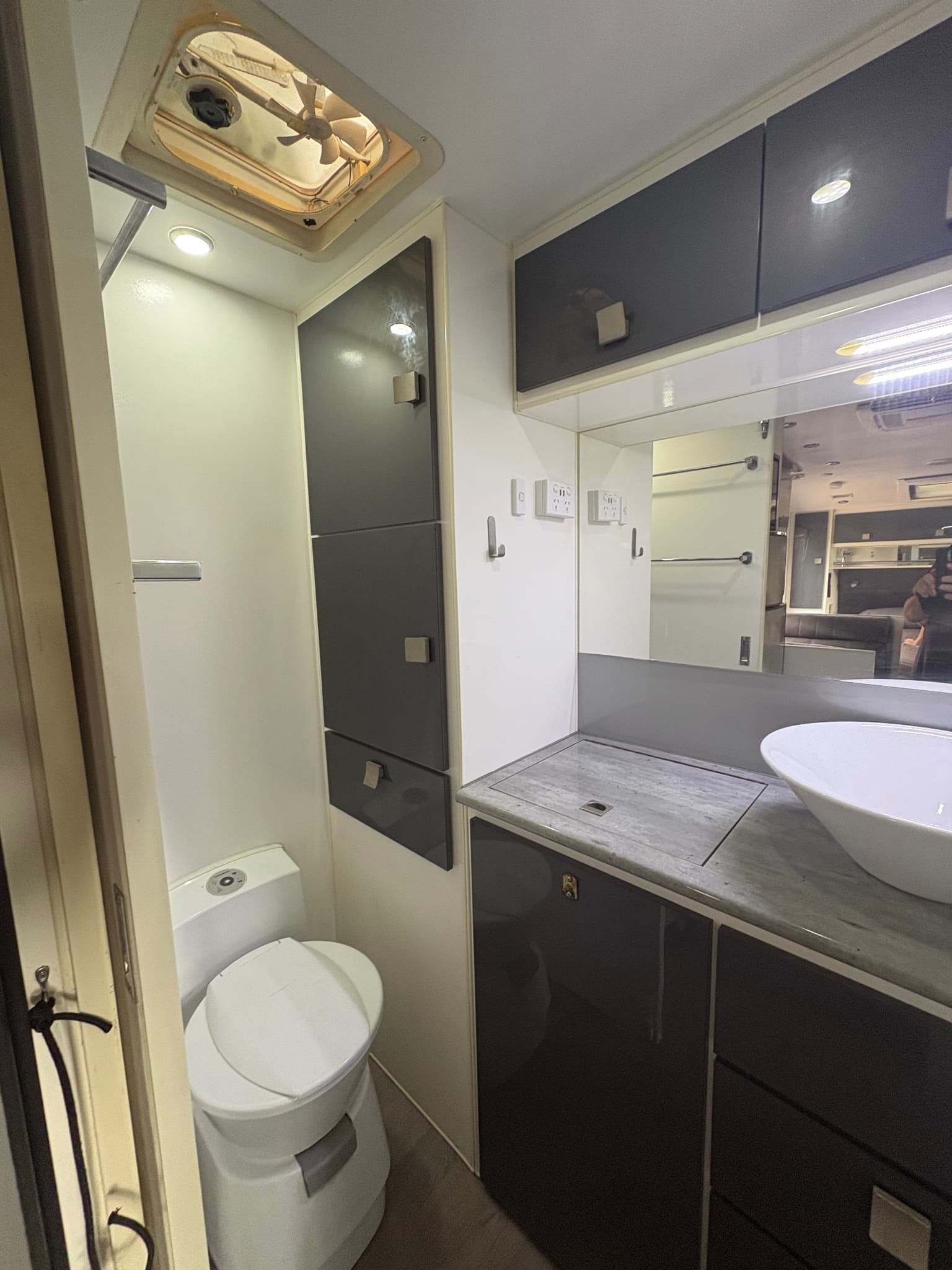 2020 Essential Caravans Highlander V4 20' — photo 3