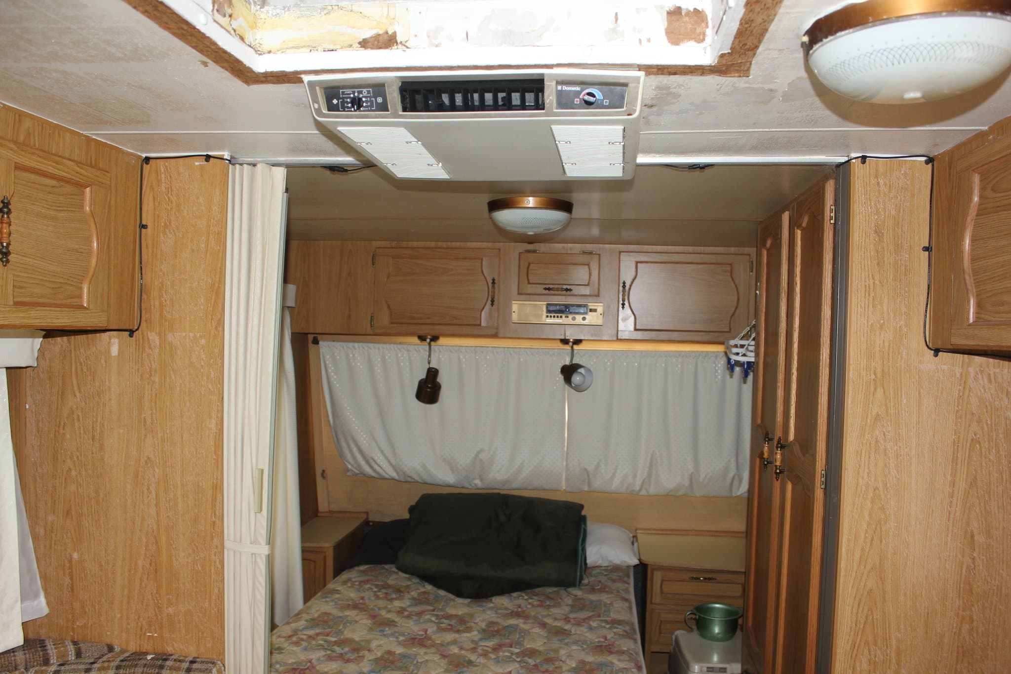 1990 Viscount Caravans Regency Grand Tourer — photo 3