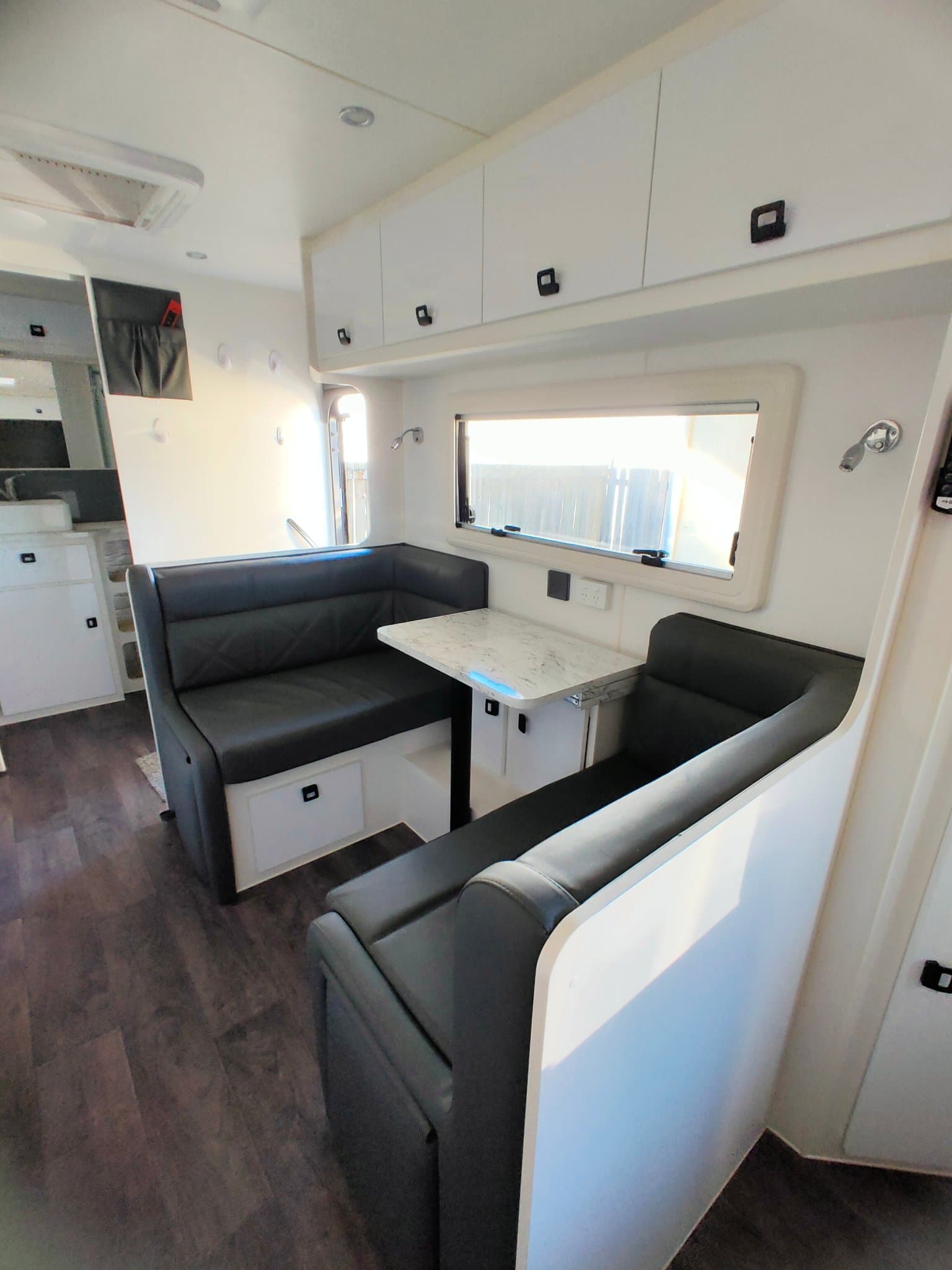 2023 JB Caravans Dirt Roader 19'6 Rear Door Cafe — photo 2