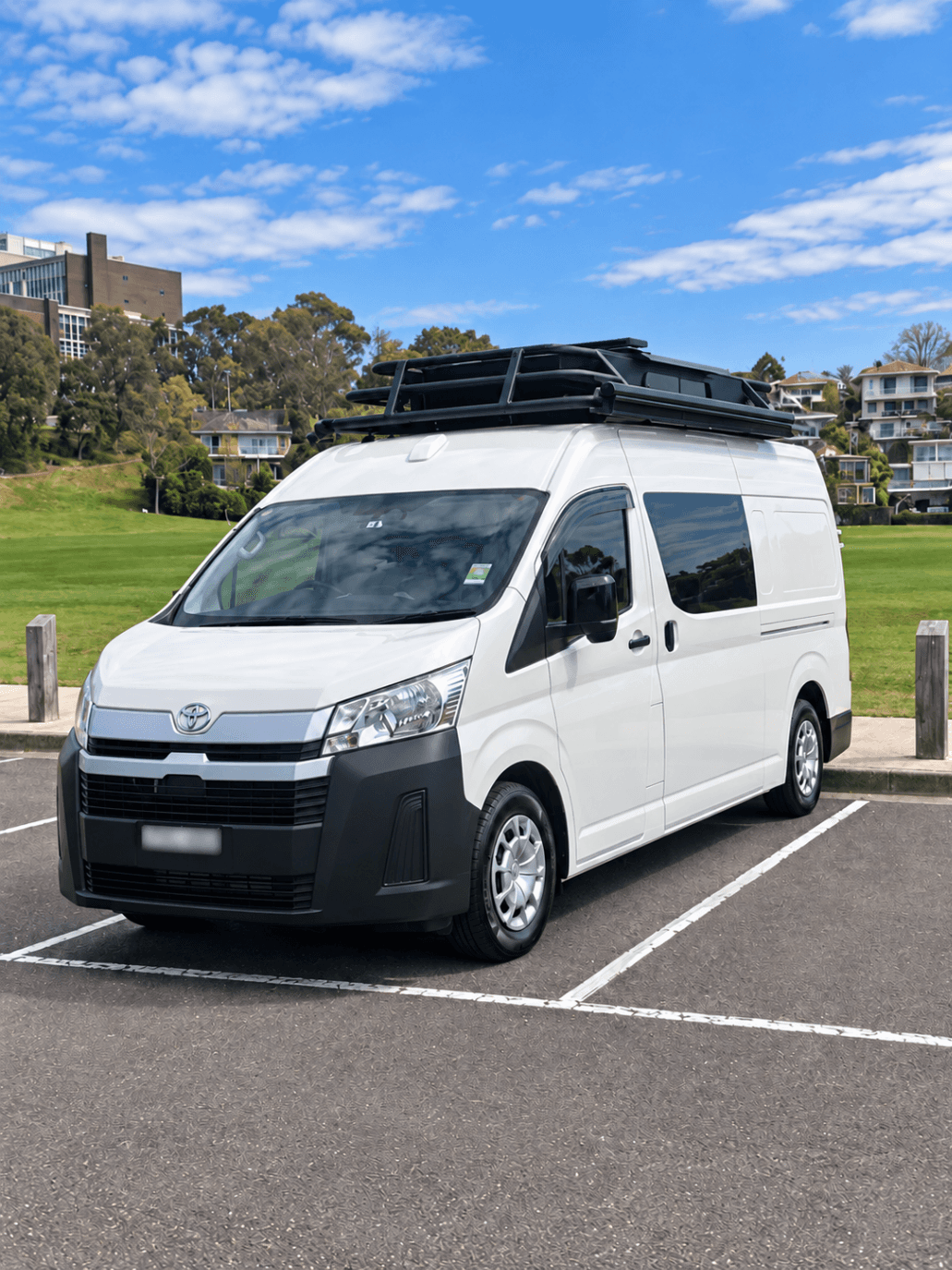 2025 Toyota HiAce — photo 2