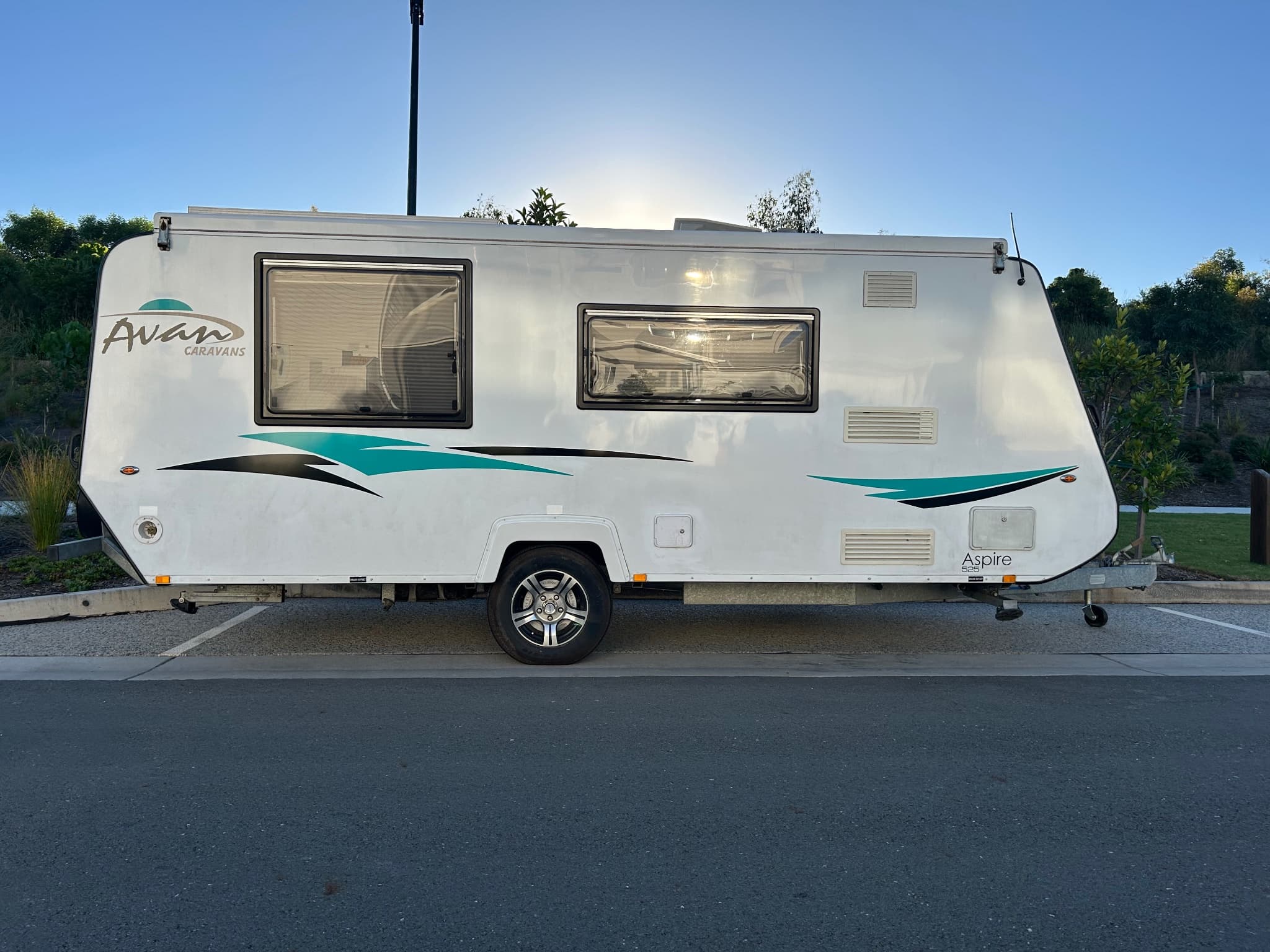 2017 Avan Aspire 525 Double Pop top