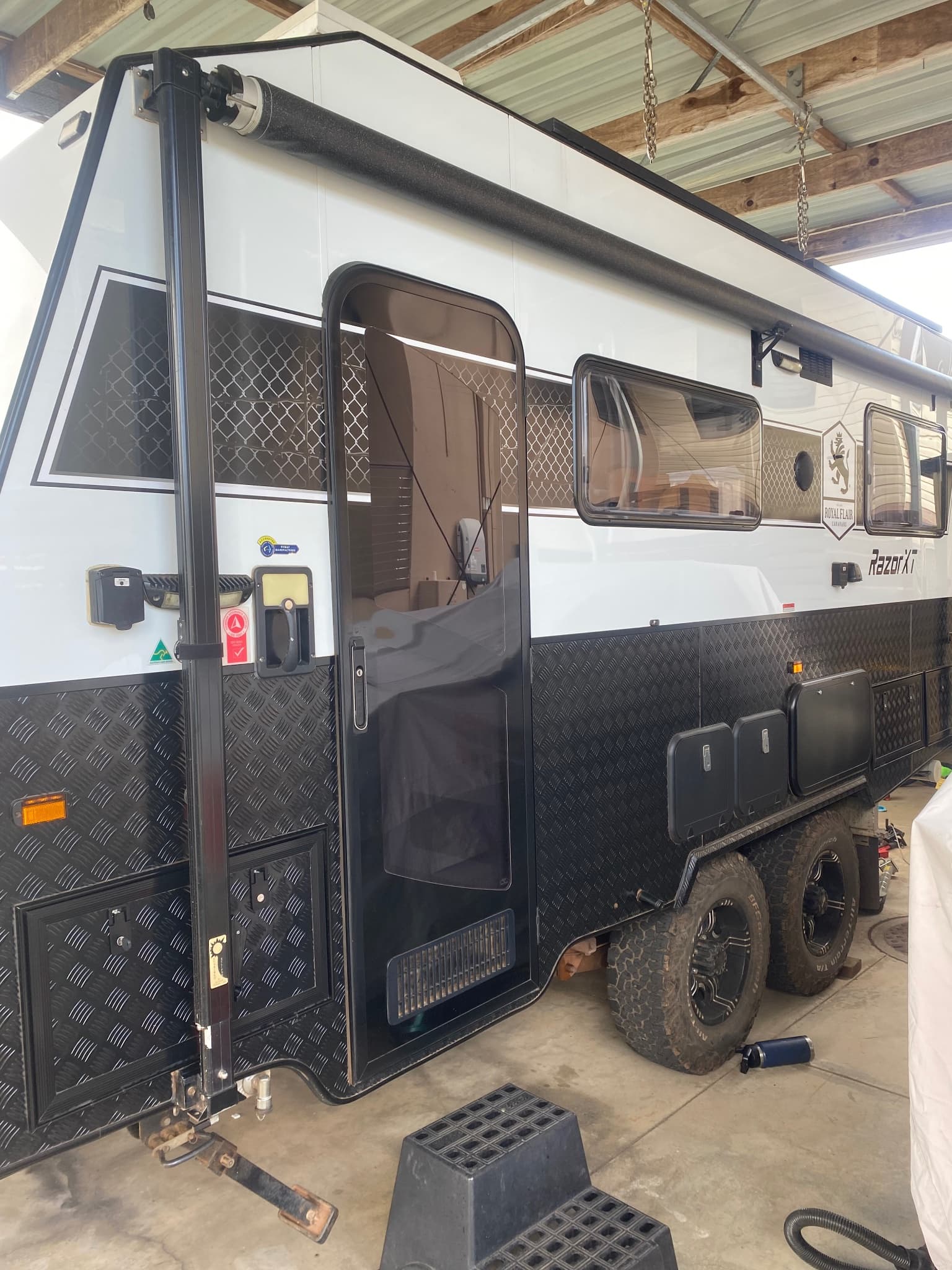 2022 Royal Flair Caravans Razor XT 16'6"
