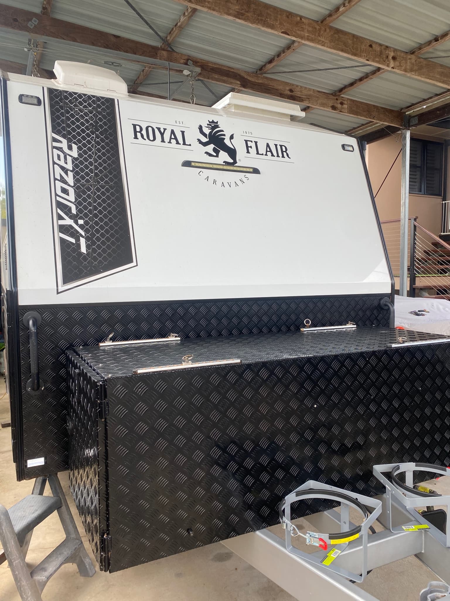 2022 Royal Flair Caravans Razor XT 16'6" — photo 2