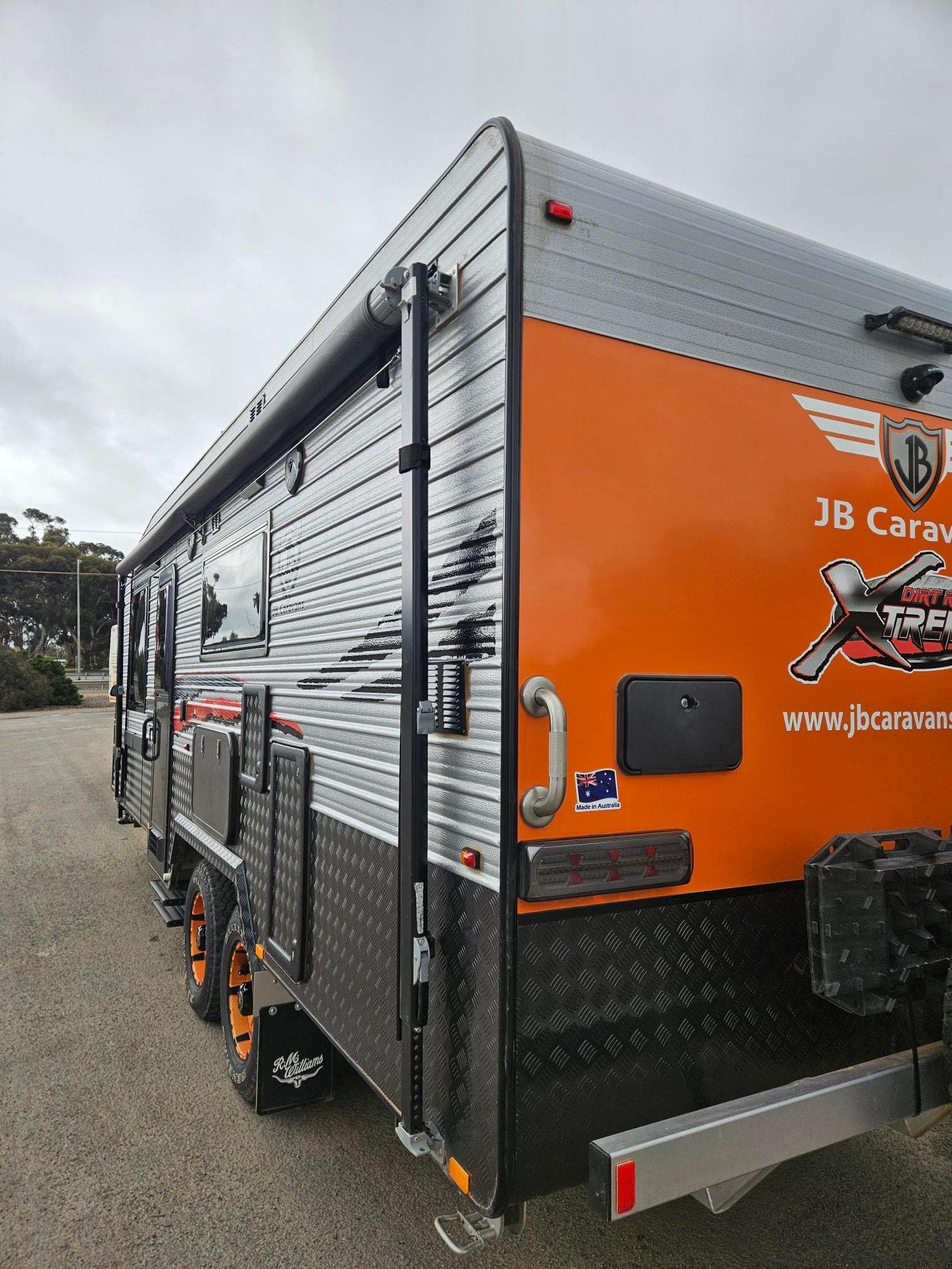 2018 JB Caravans Dirt Road Extreme AIR Off Road / Off Grid