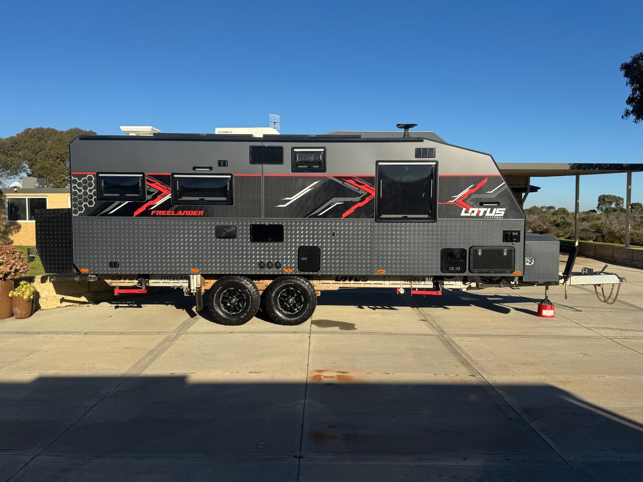 2023 Lotus Caravans Freelander 22'6 — photo 2