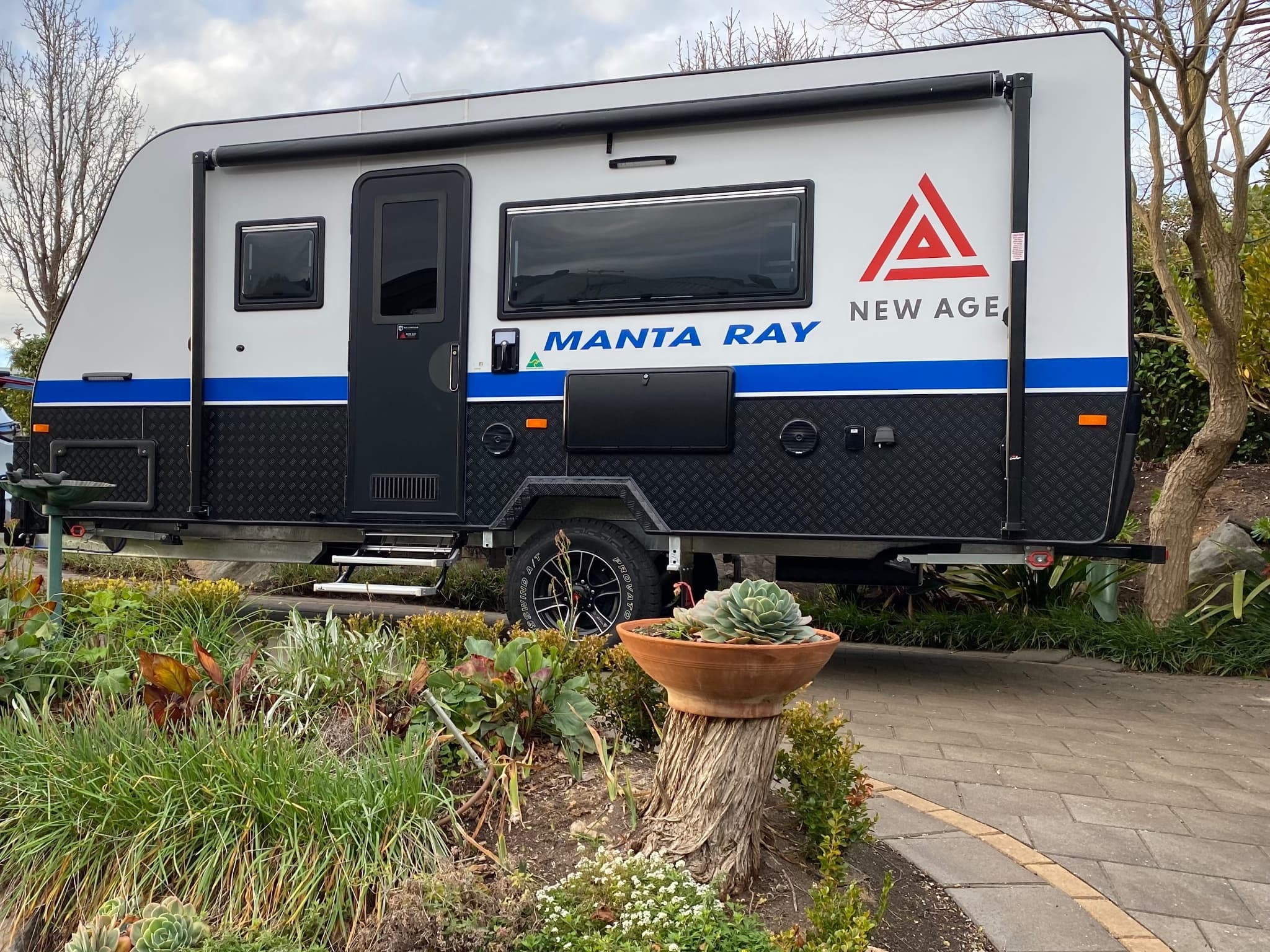 2022 New Age Caravans Manta Ray MR 16 Luxury