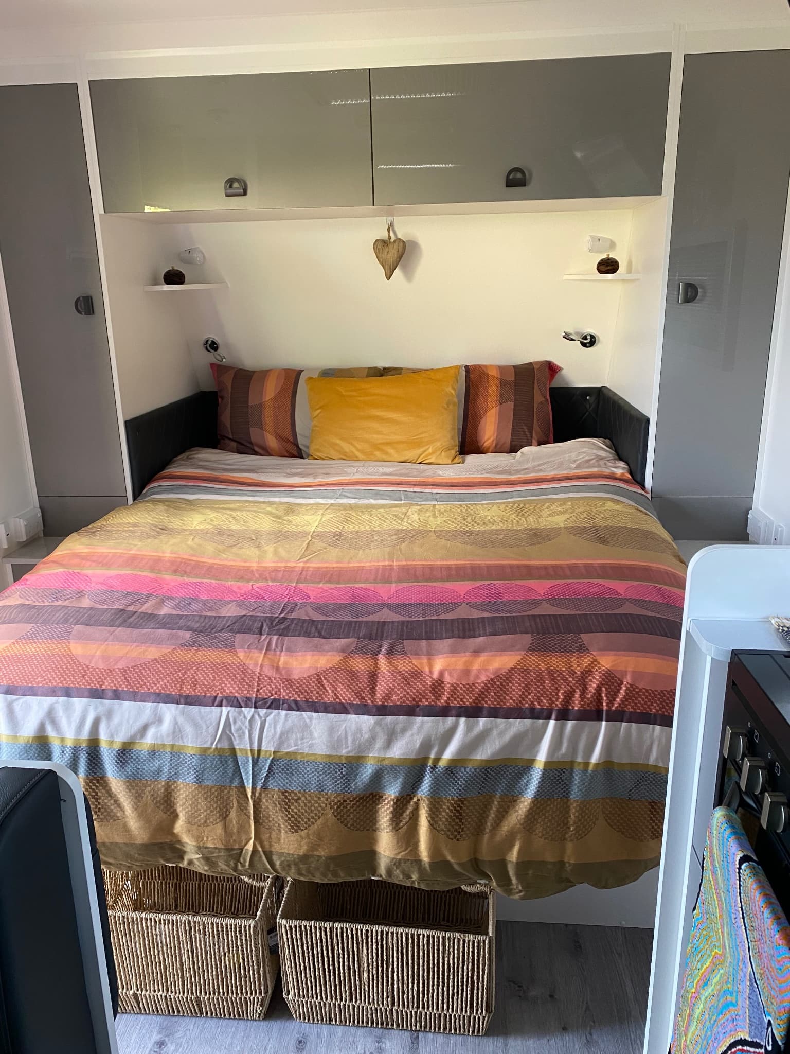 2022 New Age Caravans Manta Ray MR 16 Luxury — photo 2