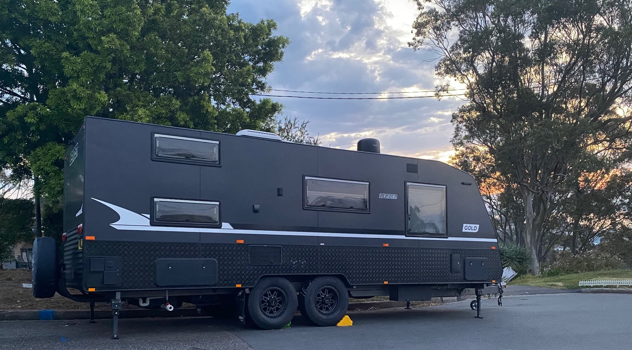 2025 Leader Caravans Gold LE Family 21ft 6