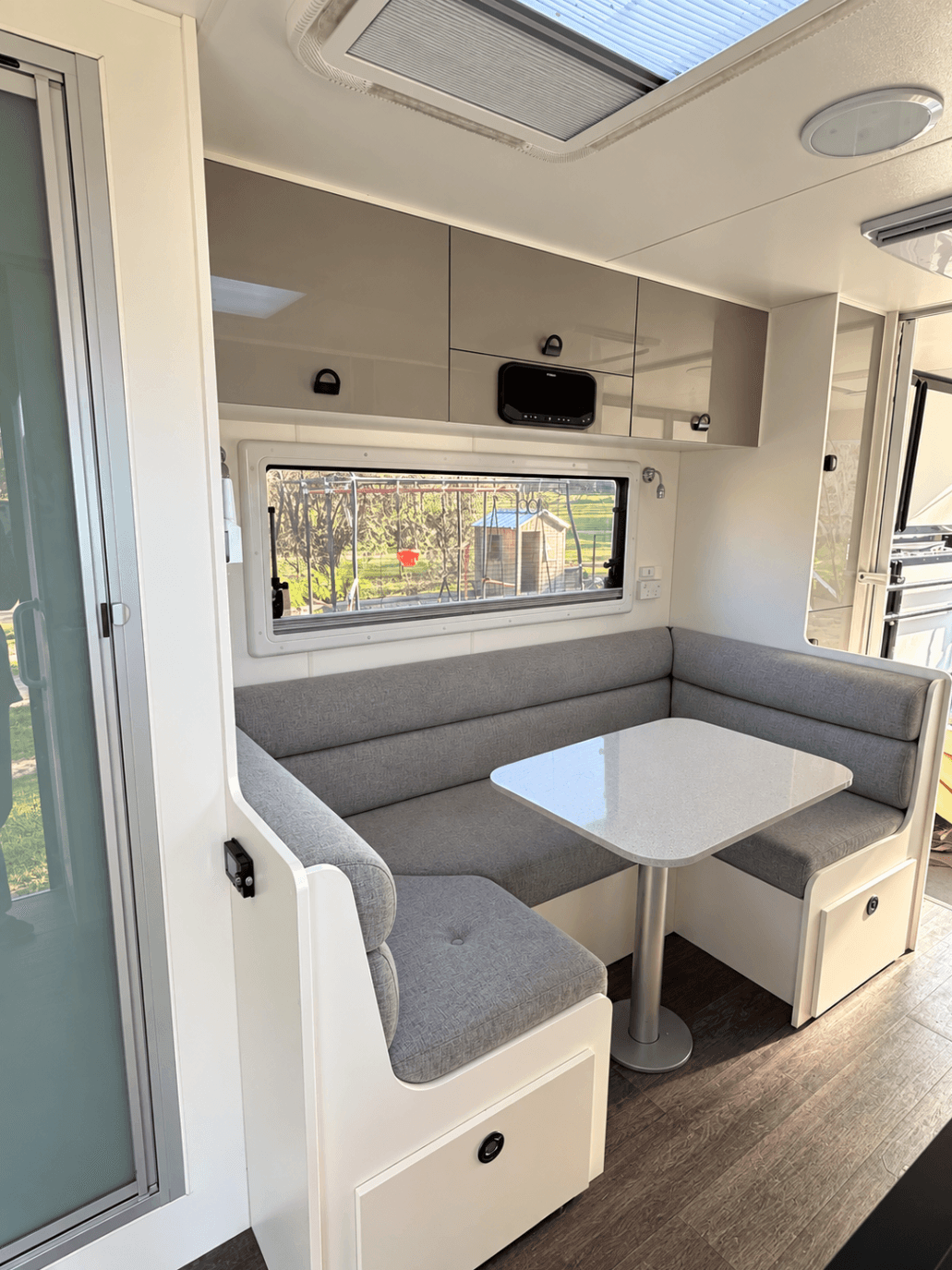 2022 New Age Caravans Xtreme Utility 22ft — photo 2