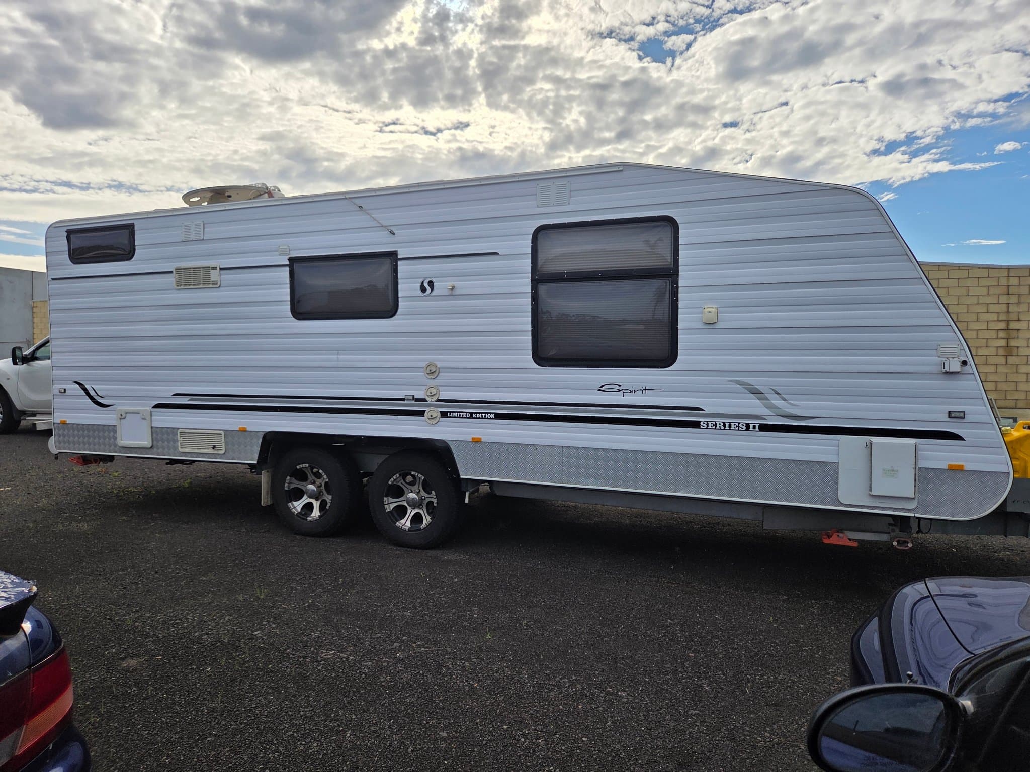 2011 Supreme Caravans Spirit Limited Edition Series II — photo 2