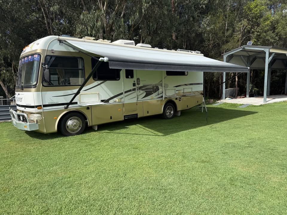 2004 Winnebago Explorer 2784 RB DB