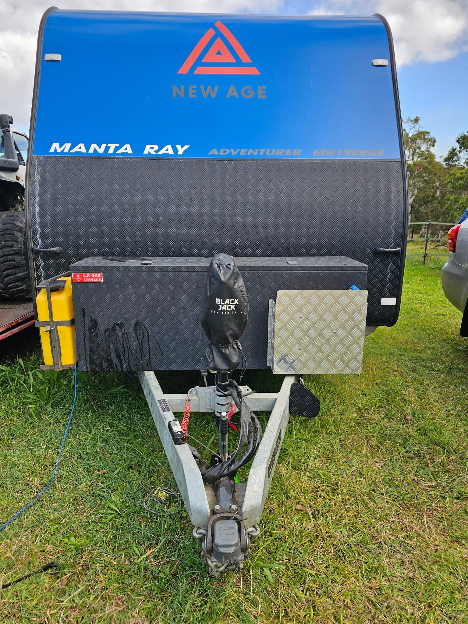 2020 New Age Caravans Manta Ray 19ER Adventurer — photo 2
