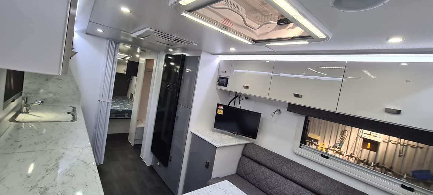 2021 Hitch Hika Caravans Dreamchaser