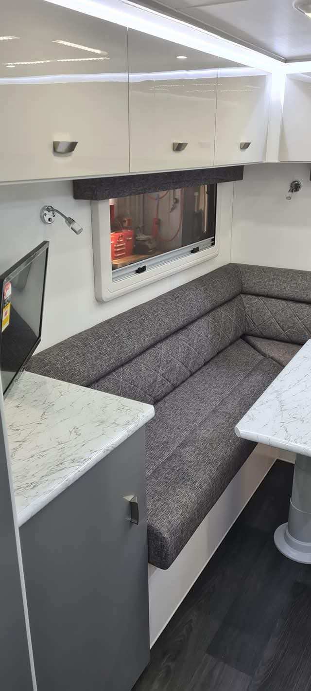 2021 Hitch Hika Caravans Dreamchaser — photo 2