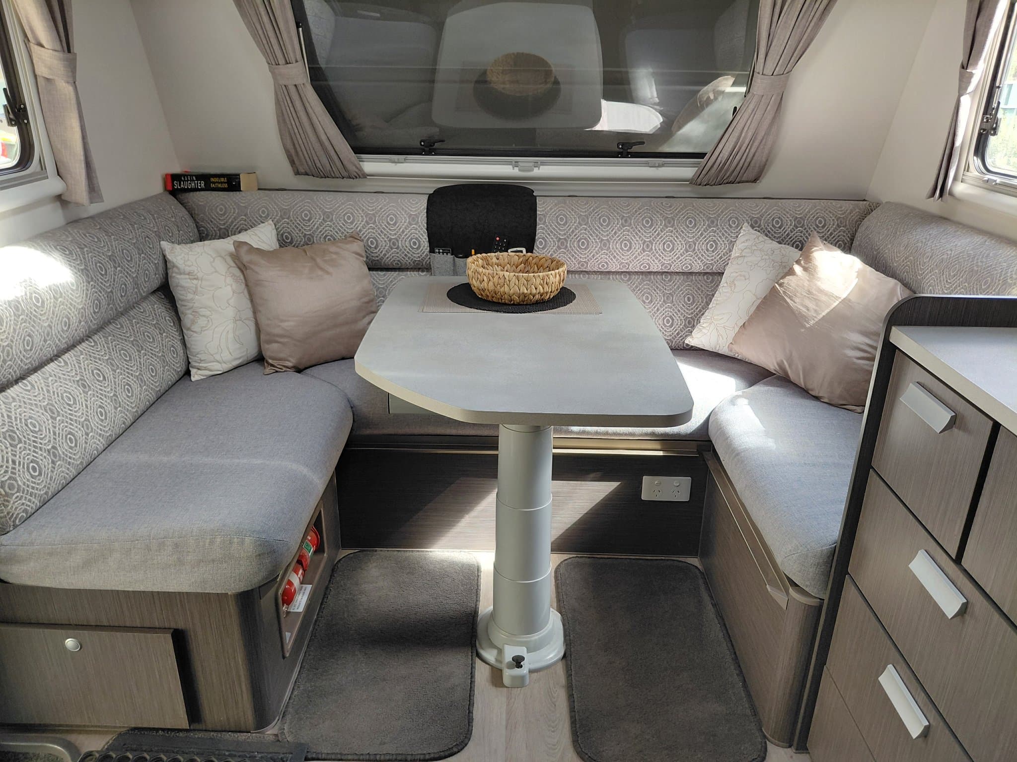 2019 Jayco Journey 21.66.3 — photo 2