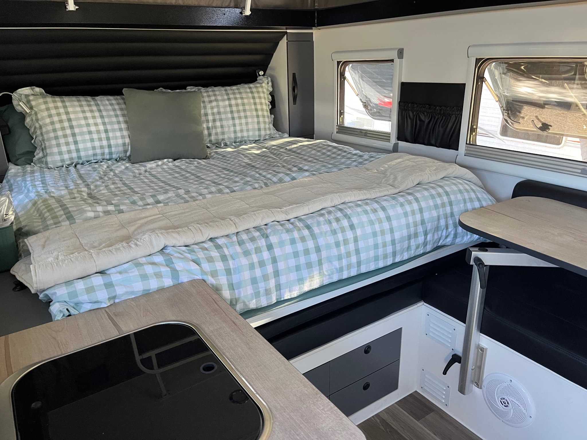2025 Nomadic Campers NORCA-14 Couples Hybrid — photo 2