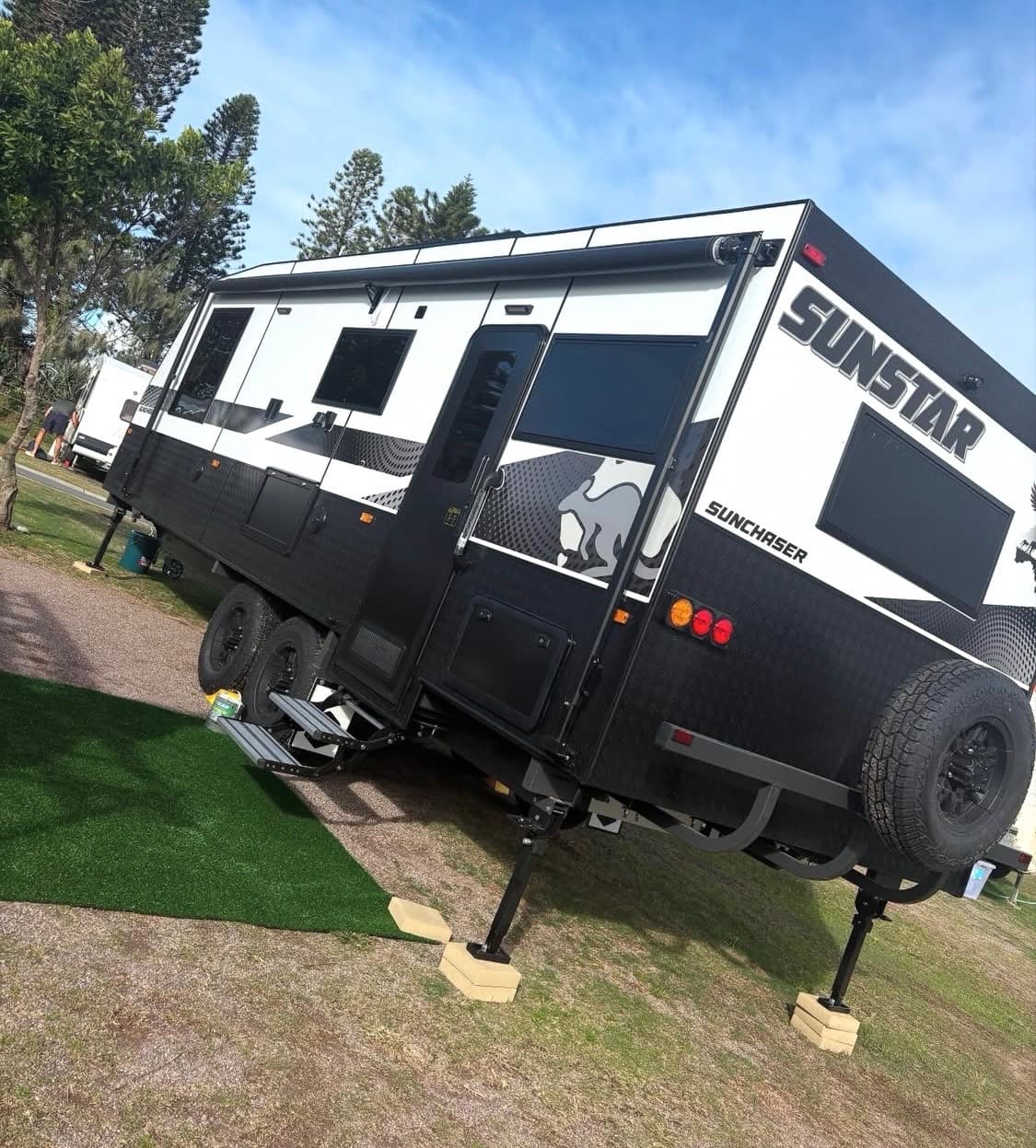 2025 Sunstar Caravans Sunchaser 25ft