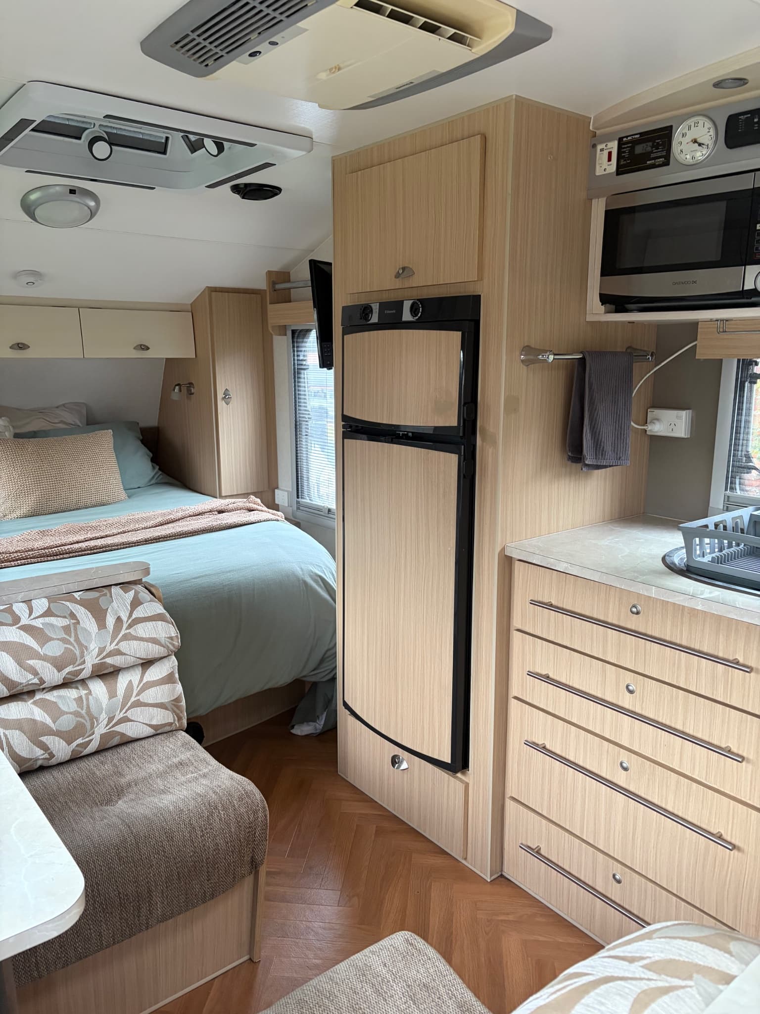 2012 Nova Caravans Vita — photo 2