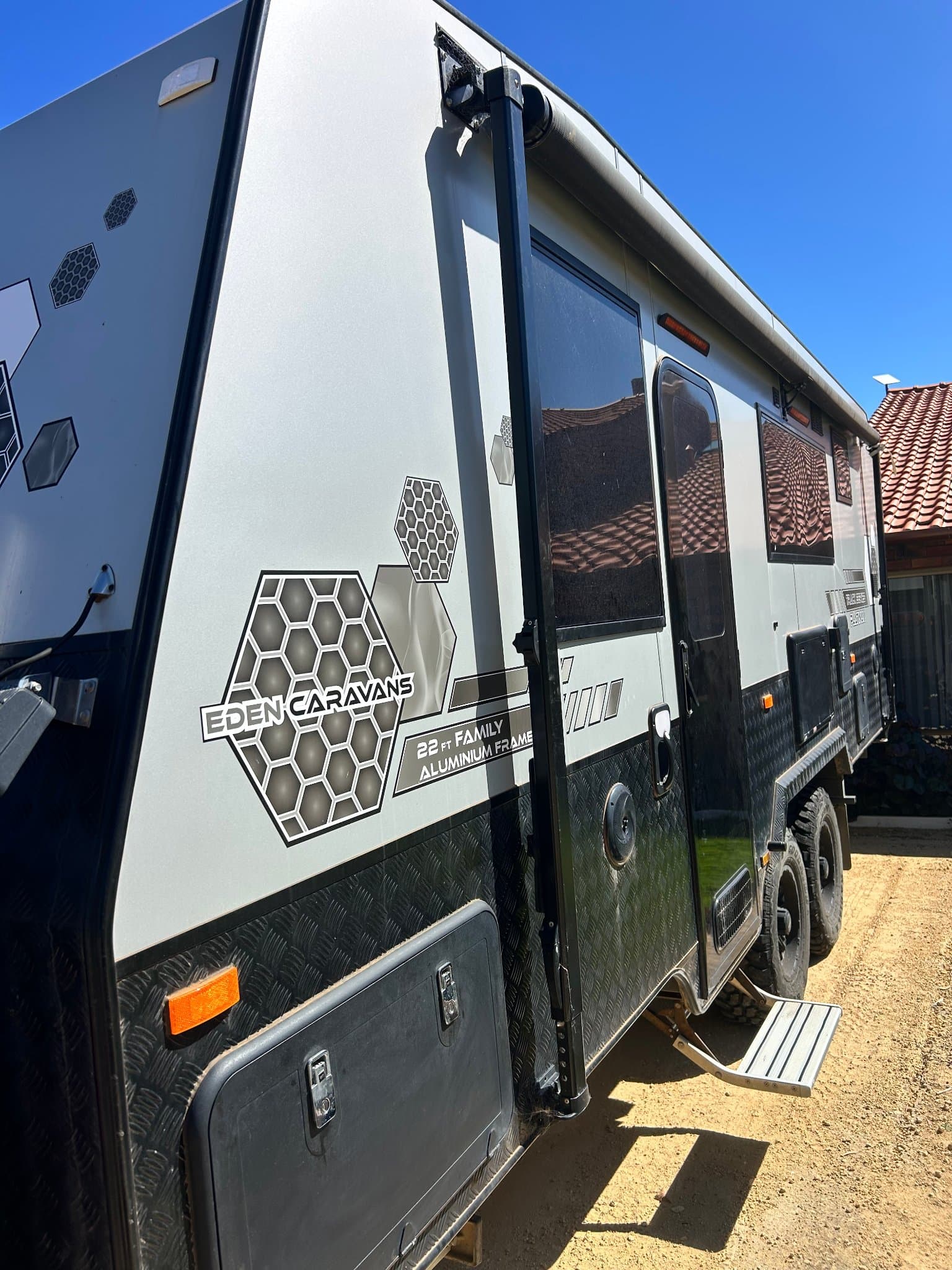 2023 Eden Caravans Platinum 22' Mid Door Family