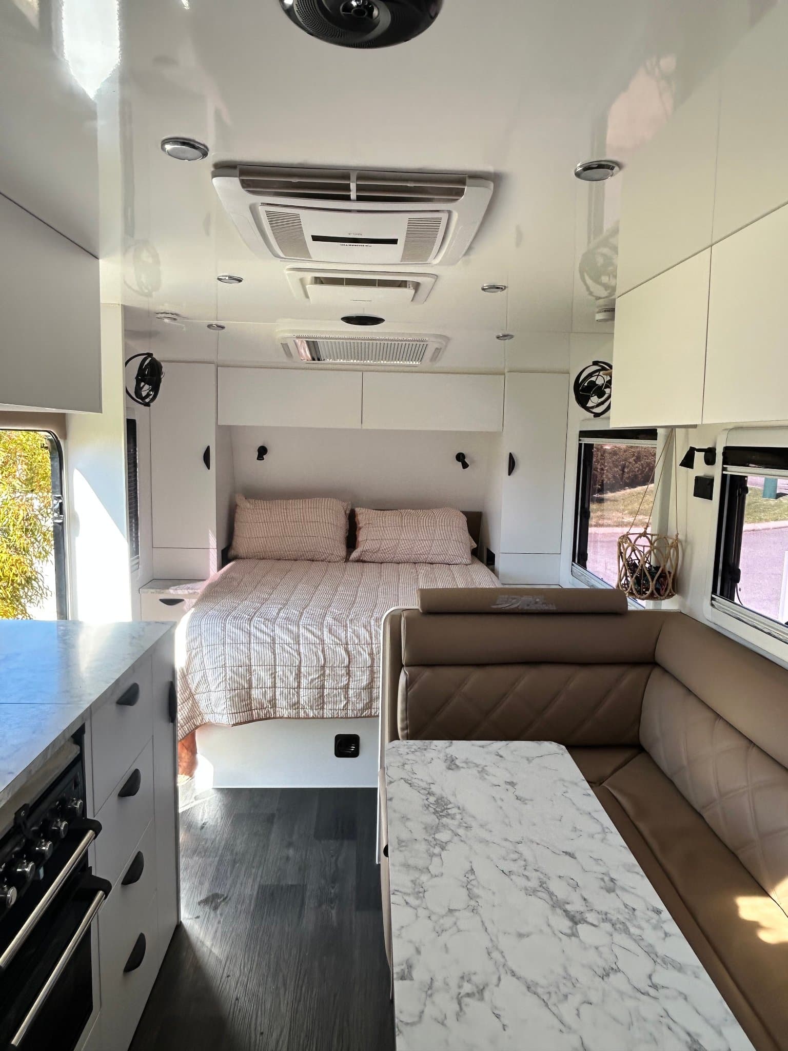2023 Eden Caravans Platinum 22' Mid Door Family — photo 2