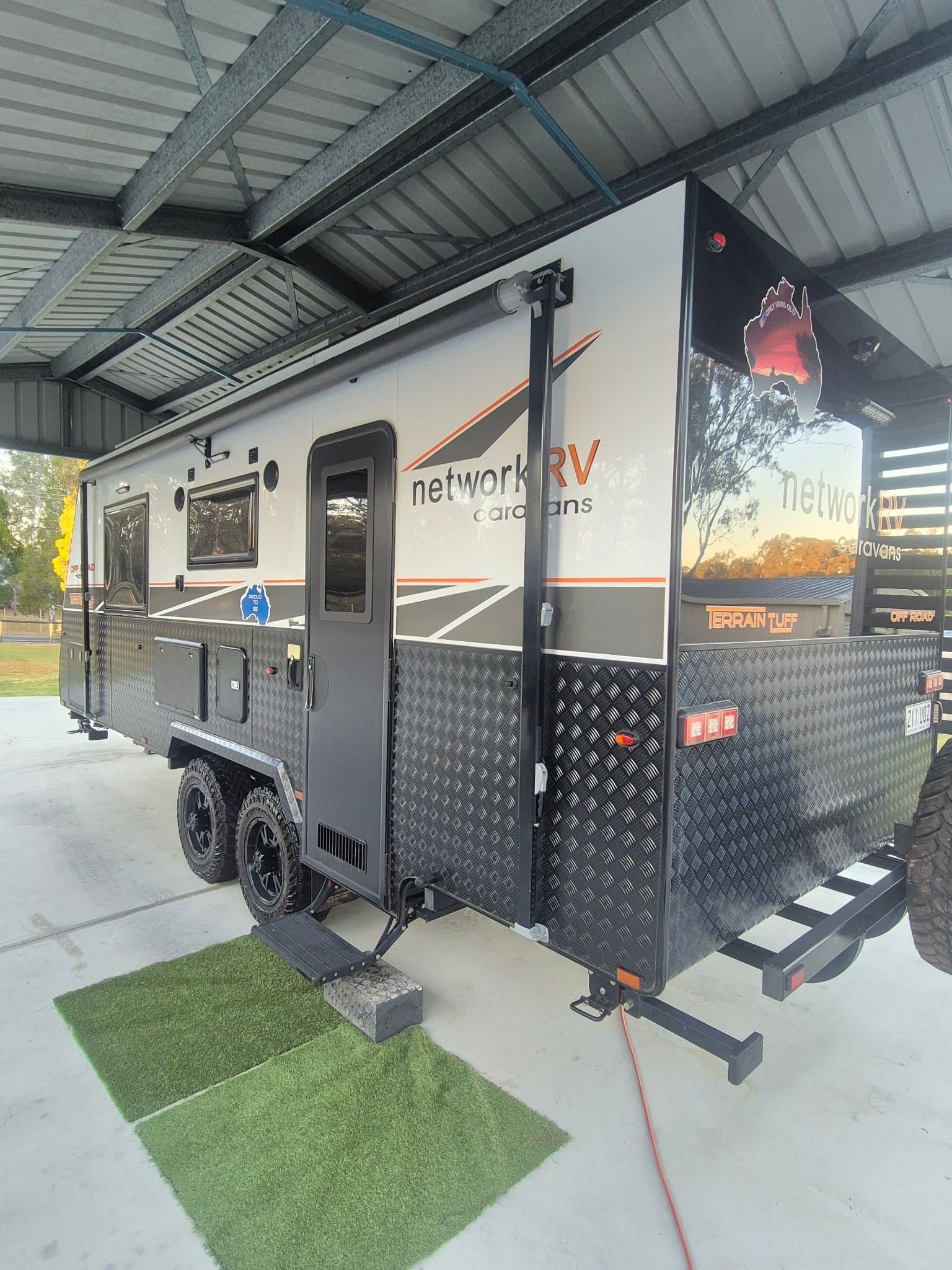 2022 Network RV Caravans Couple 19’6FT Rear Door