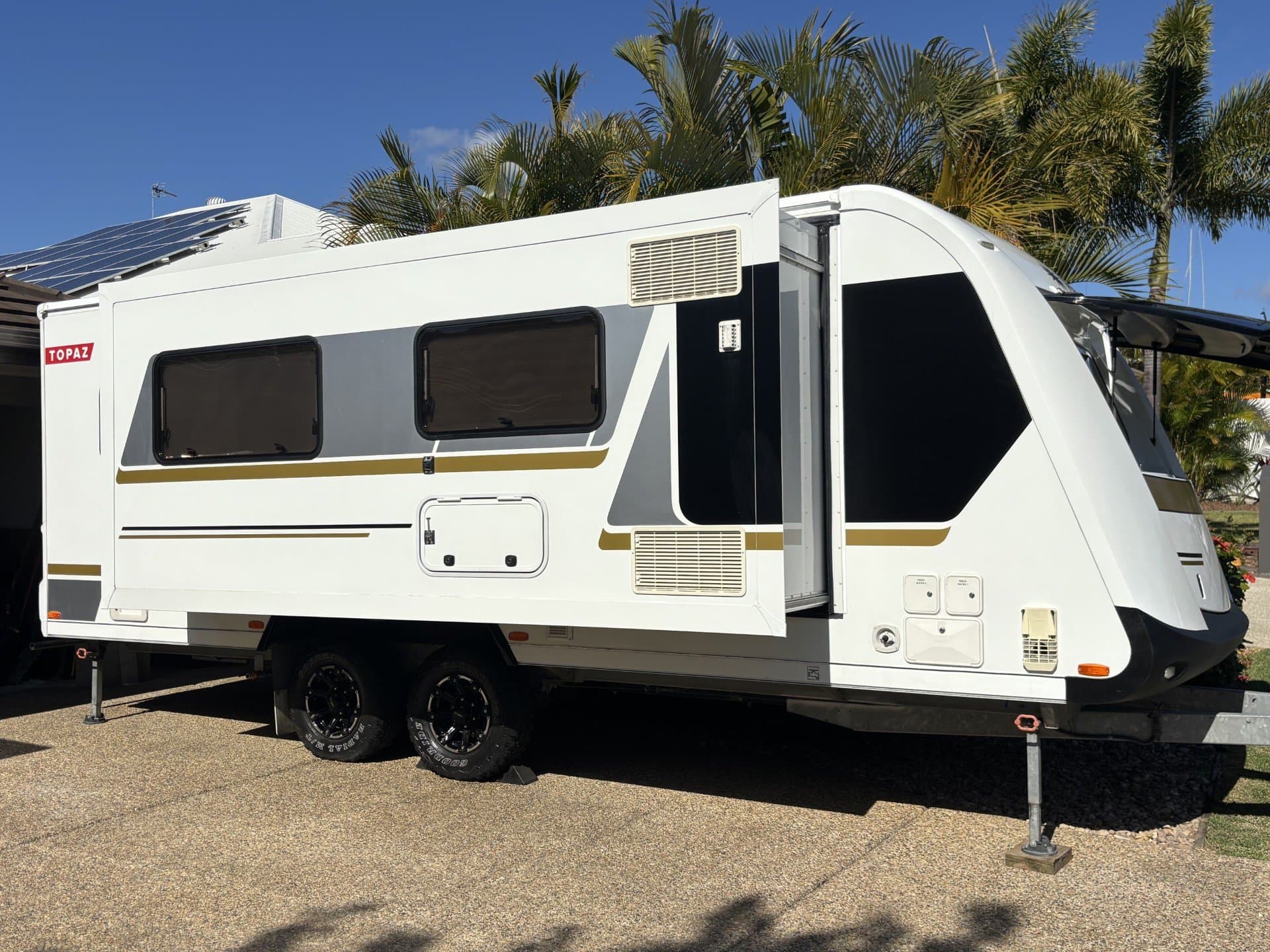 2016 Avida Topaz
