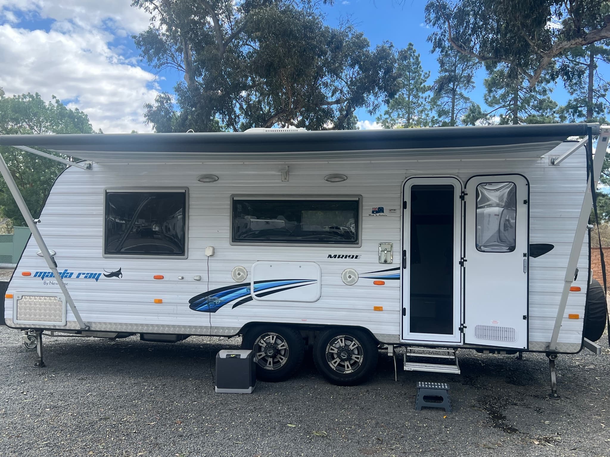 2016 New Age Caravans Manta Ray 19E