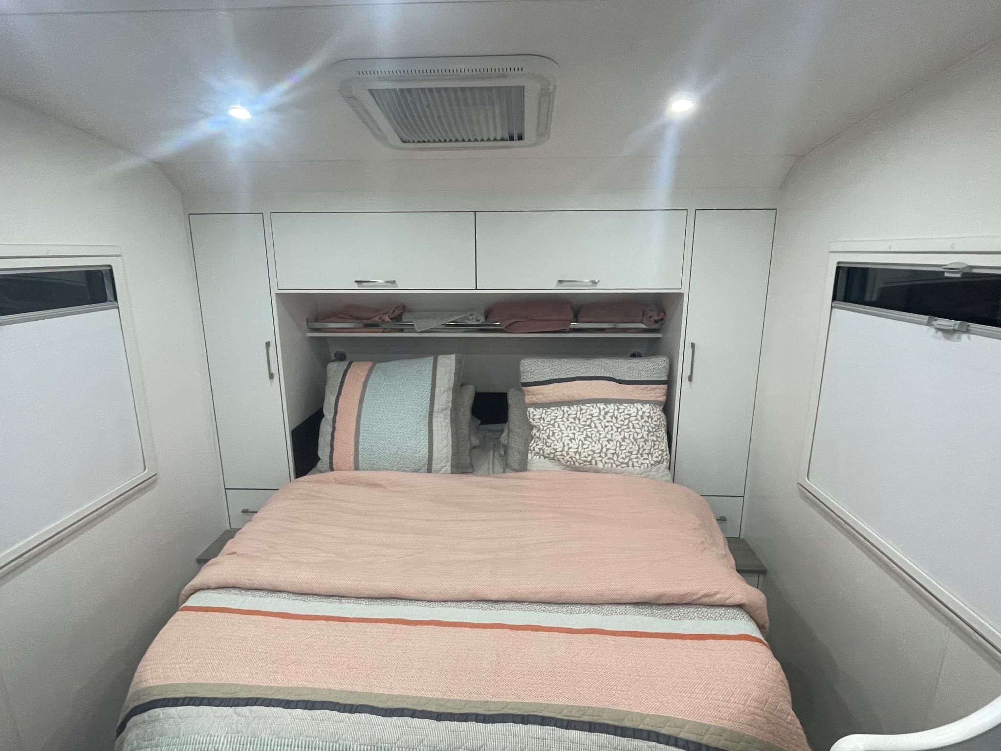 2016 New Age Caravans Manta Ray 19ER Embark — photo 3