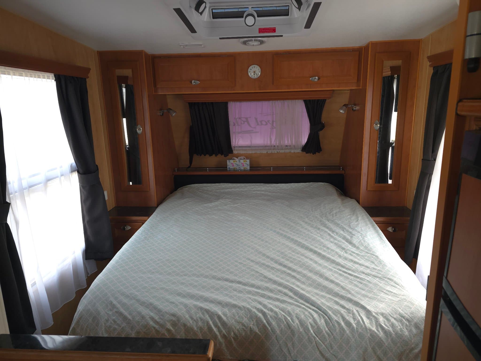 2010 Royal Flair Caravans Family Flair 19'6-2 — photo 2