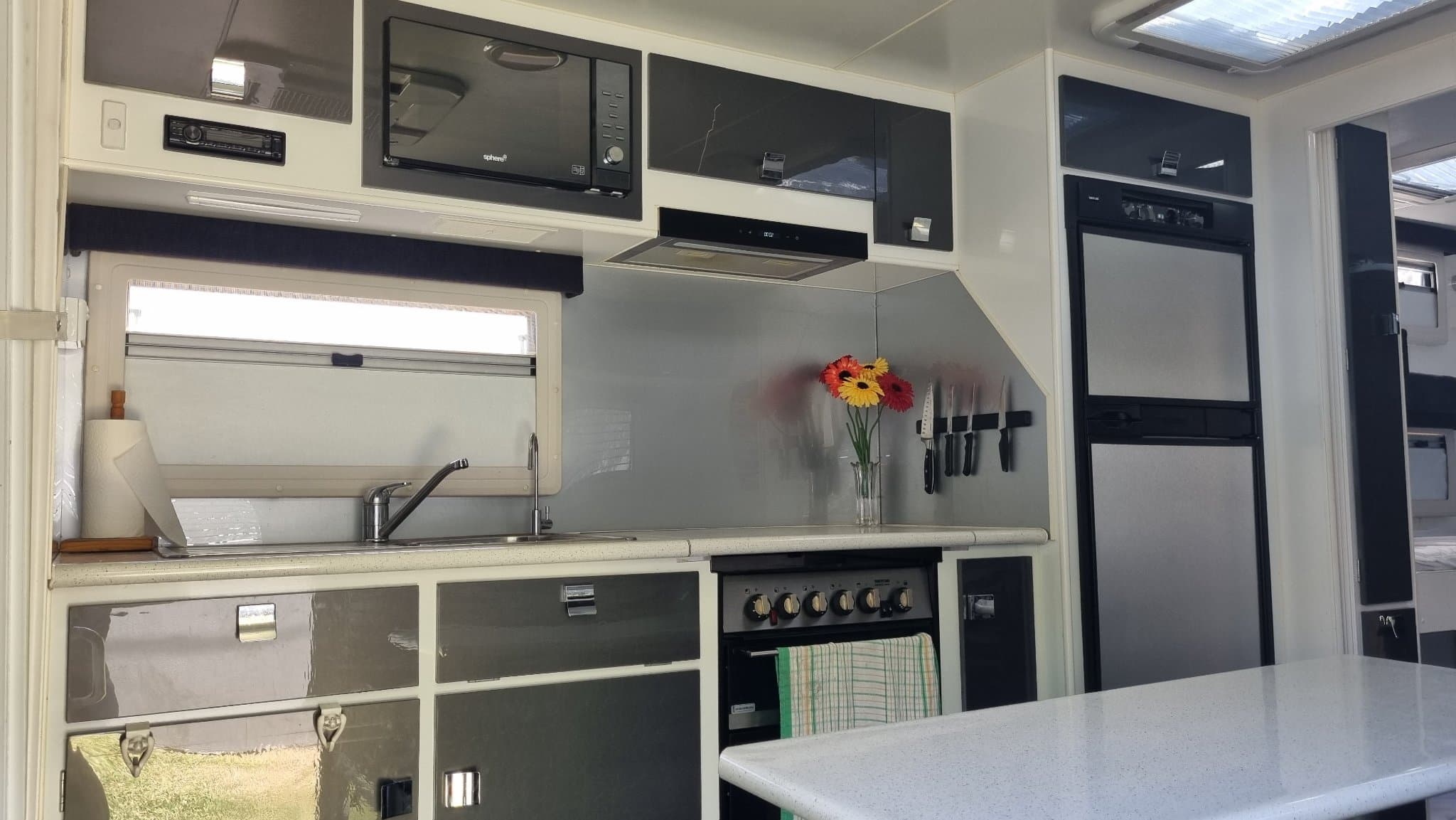 2015 Paramount Caravans Adventurer — photo 2