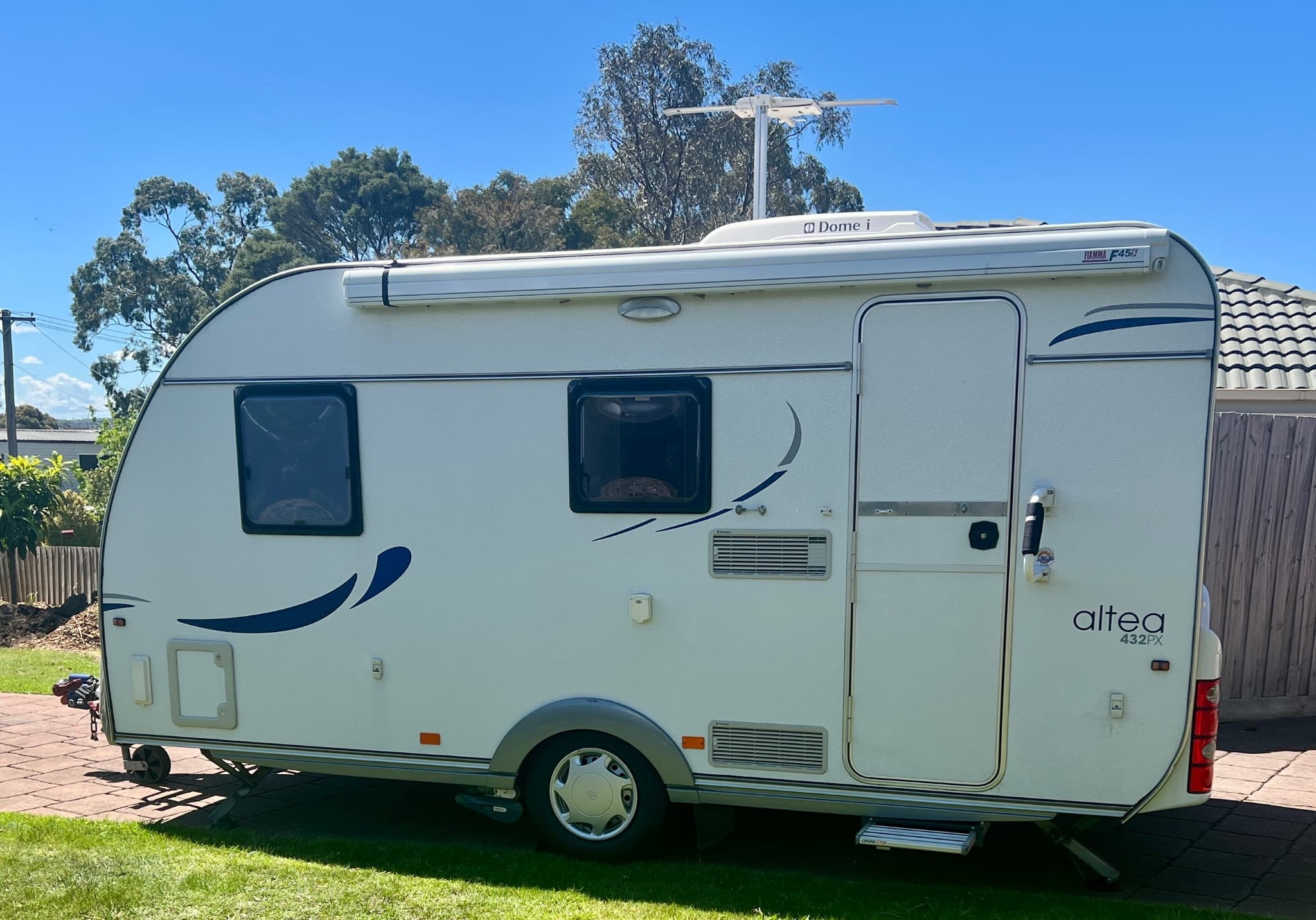 2011 Adria Altea 432px