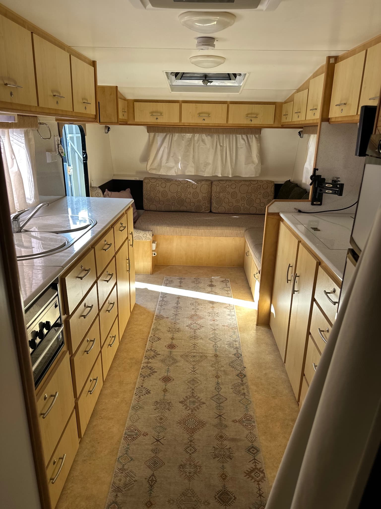 2011 JB Caravans STAR — photo 2
