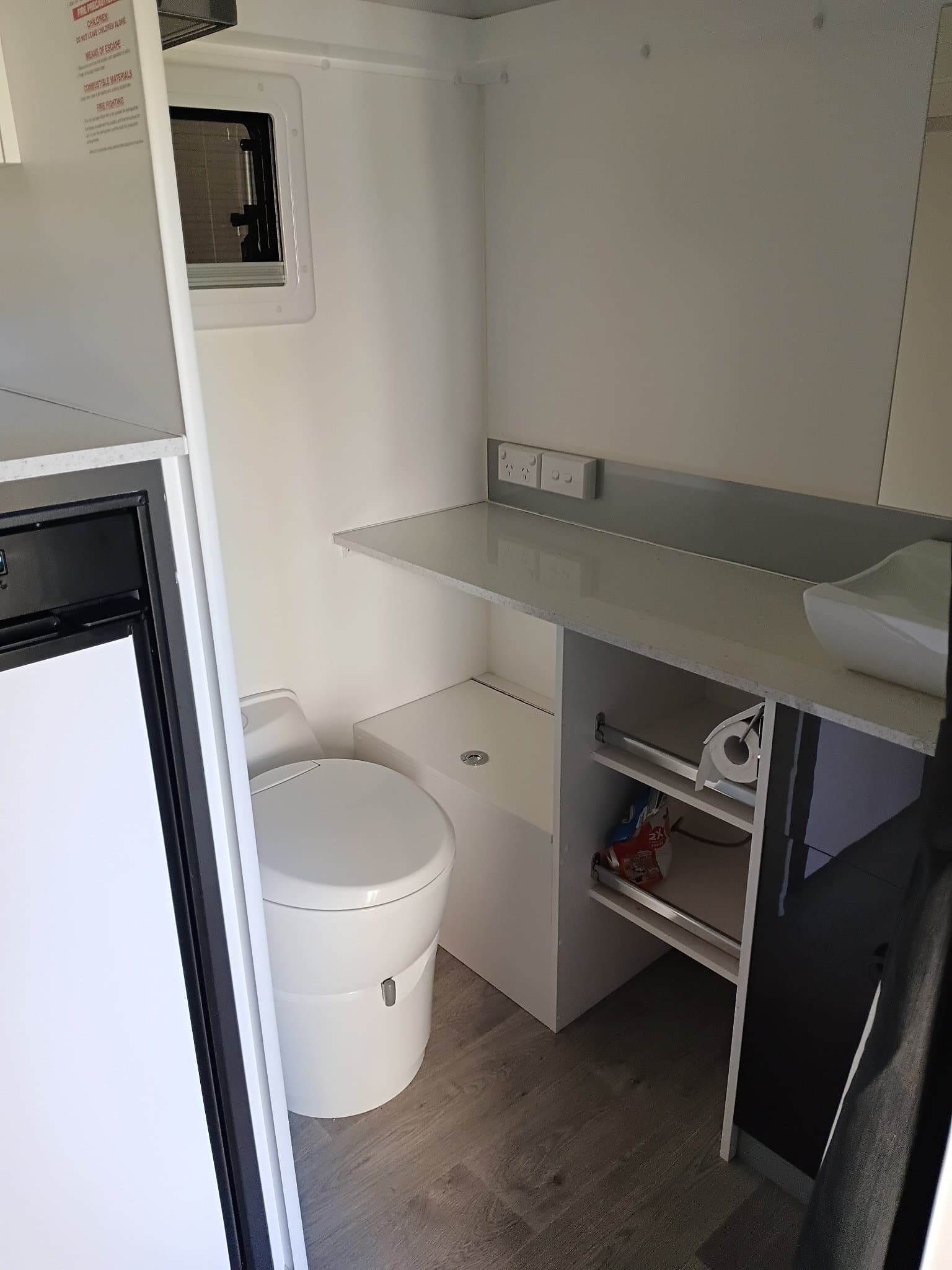 2020 New Age Caravans Road Owl Comfort 16ft — photo 2