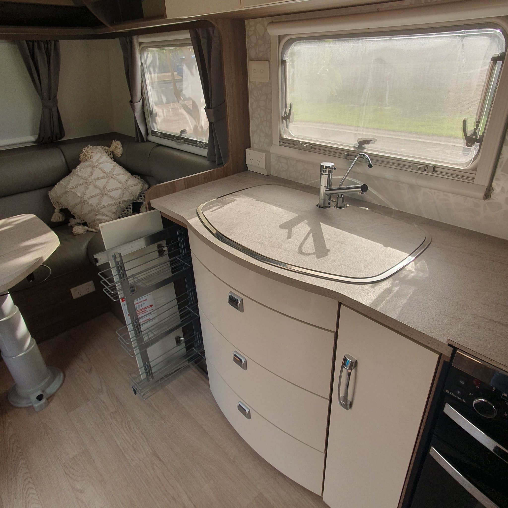 2015 Jayco Silverline 24.75-2 — photo 2