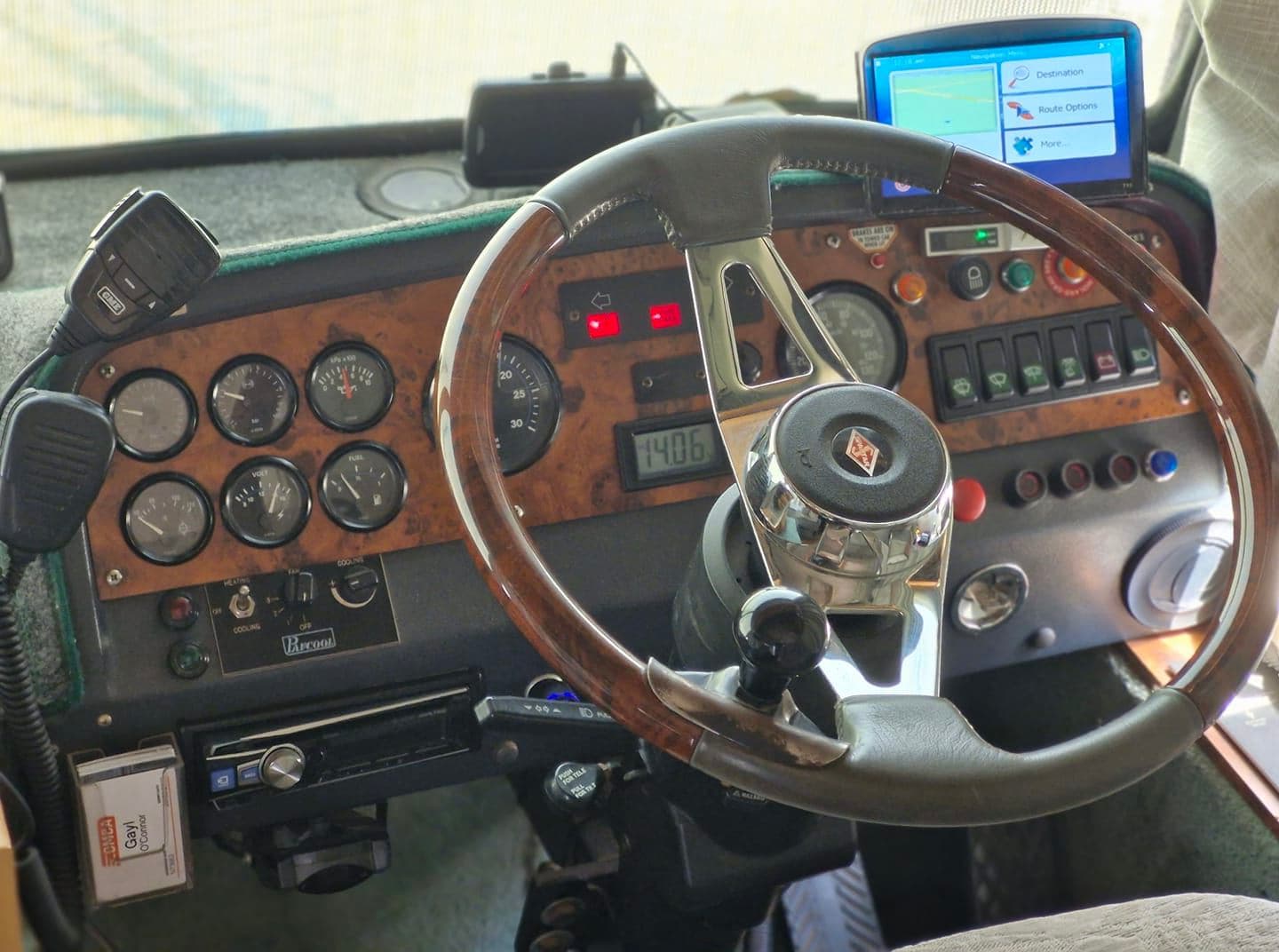 1997 Winnebago Classic A Class Motorhome — photo 2