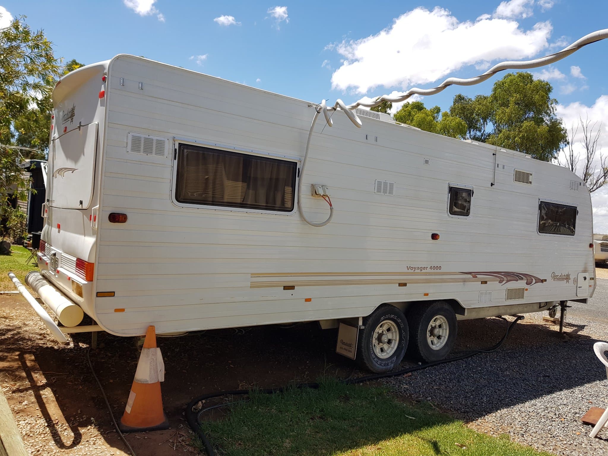 2004 Roadstar Caravans Voyager 4000 27' x 7'9" — photo 2