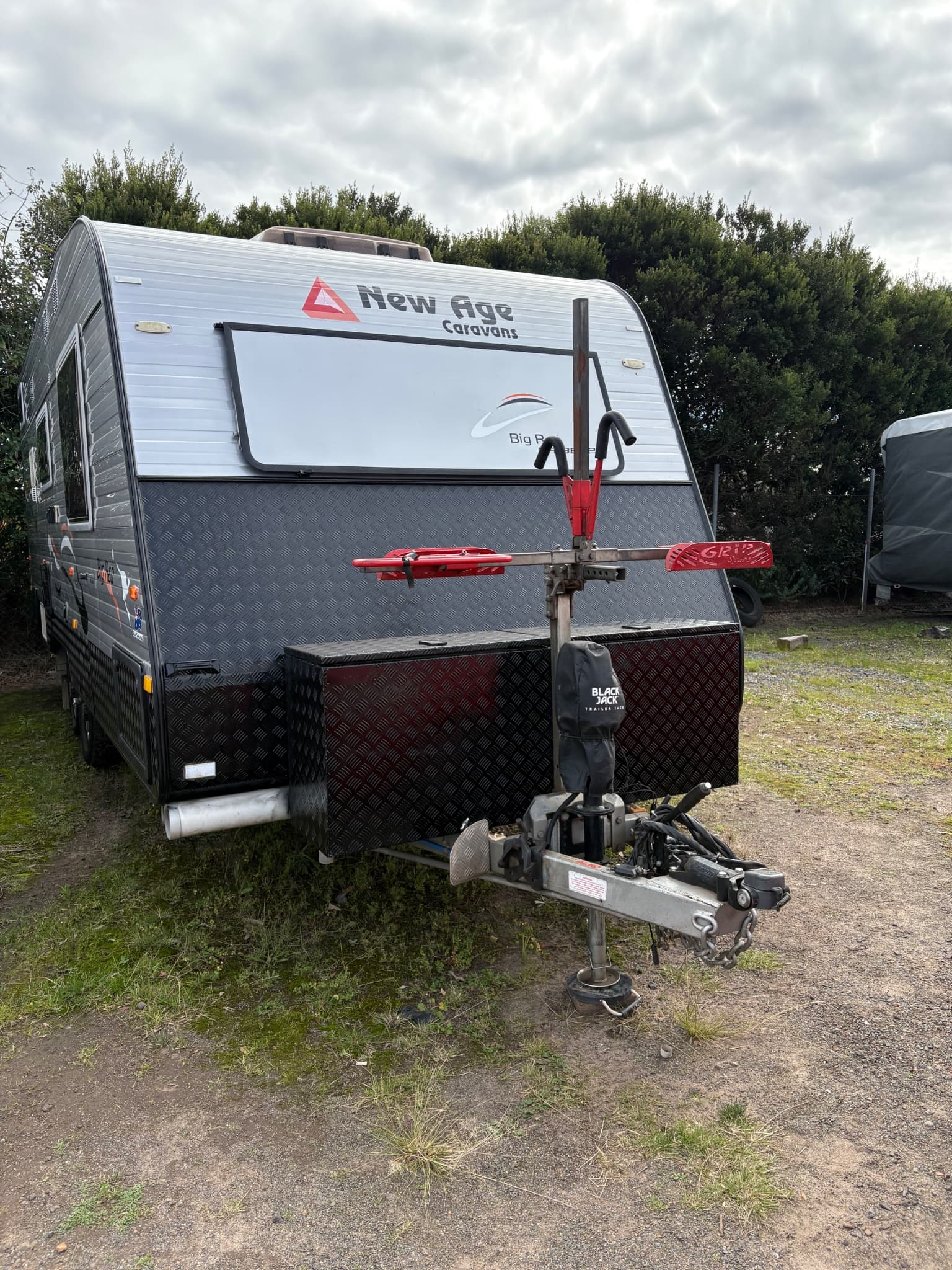 2015 New Age Caravans Big Red 19ft Ensuite — photo 2