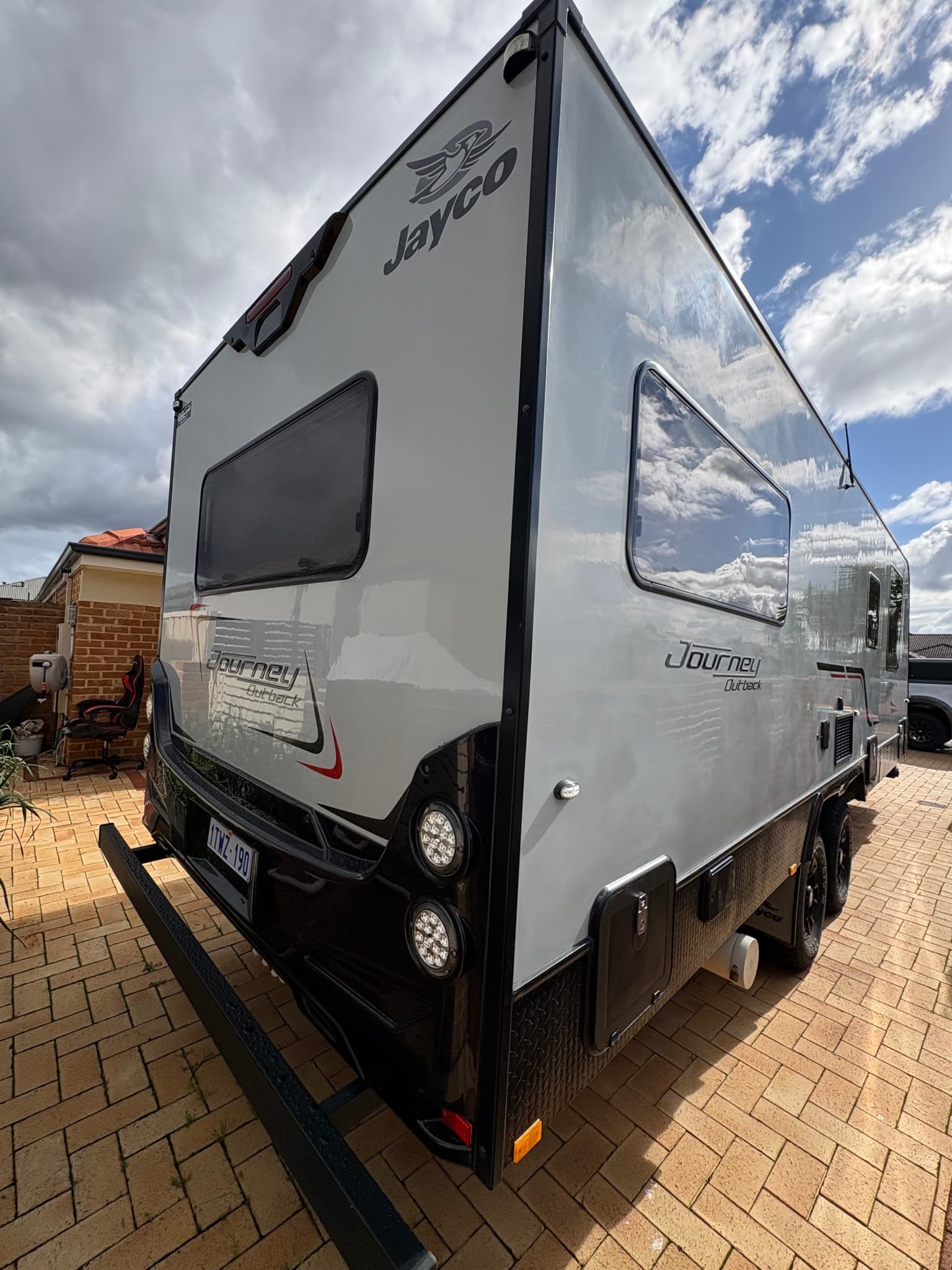 2021 Jayco Journey 22.68-3 — photo 3