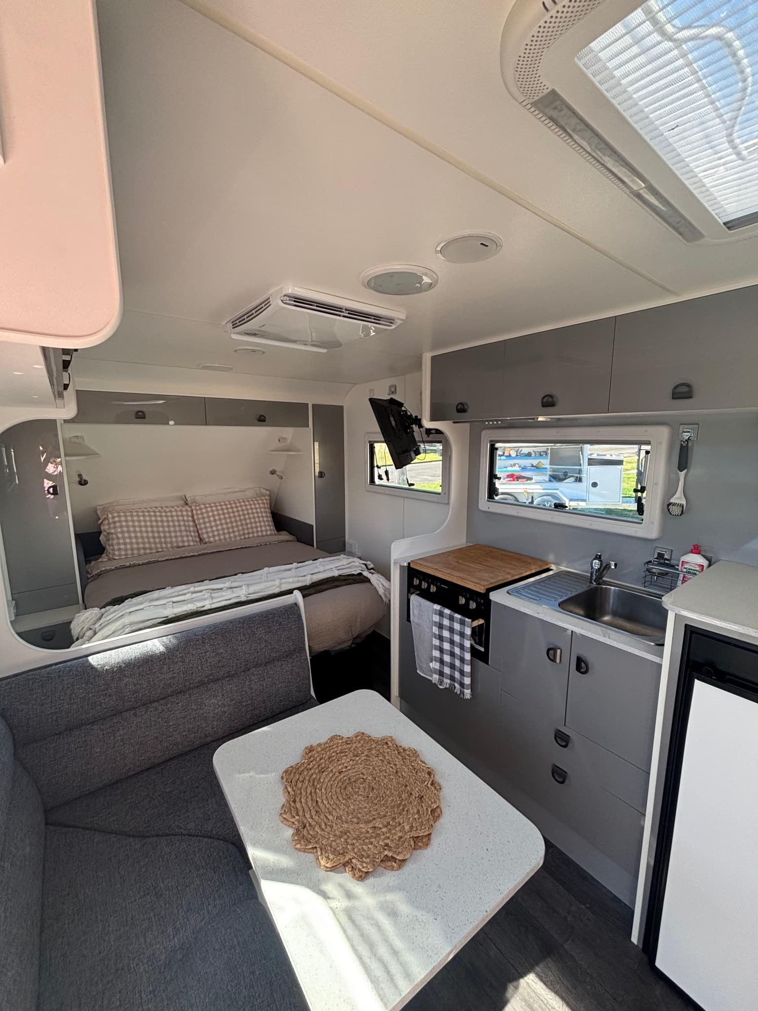 2021 New Age Caravans Road Owl 16ER — photo 2