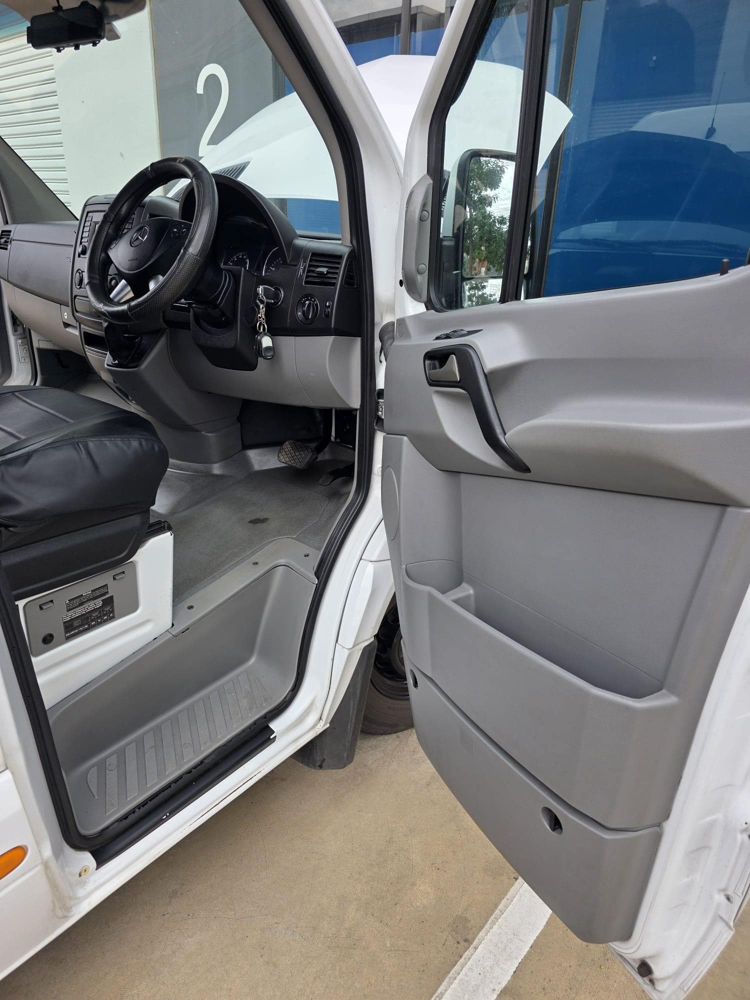 2017 Mercedes-Benz Sprinter 313 CDI — photo 2